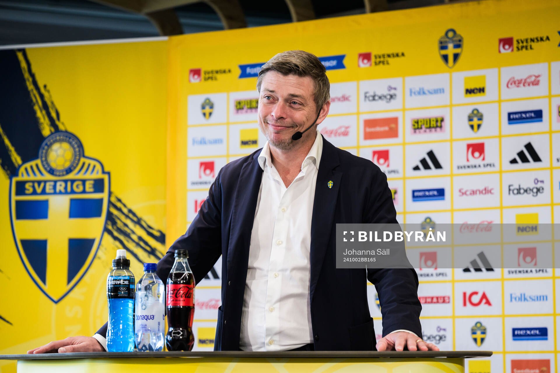 Head coach Jon Dahl Tomasson of the Swedish national