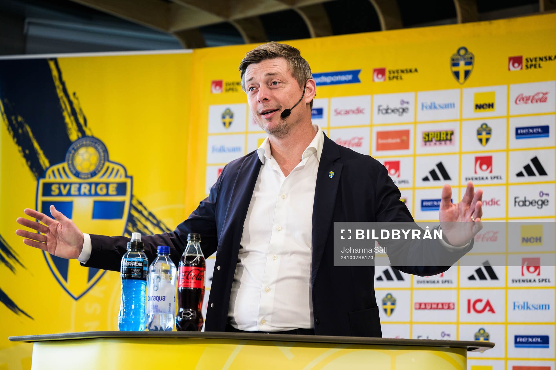 Head coach Jon Dahl Tomasson of the Swedish national