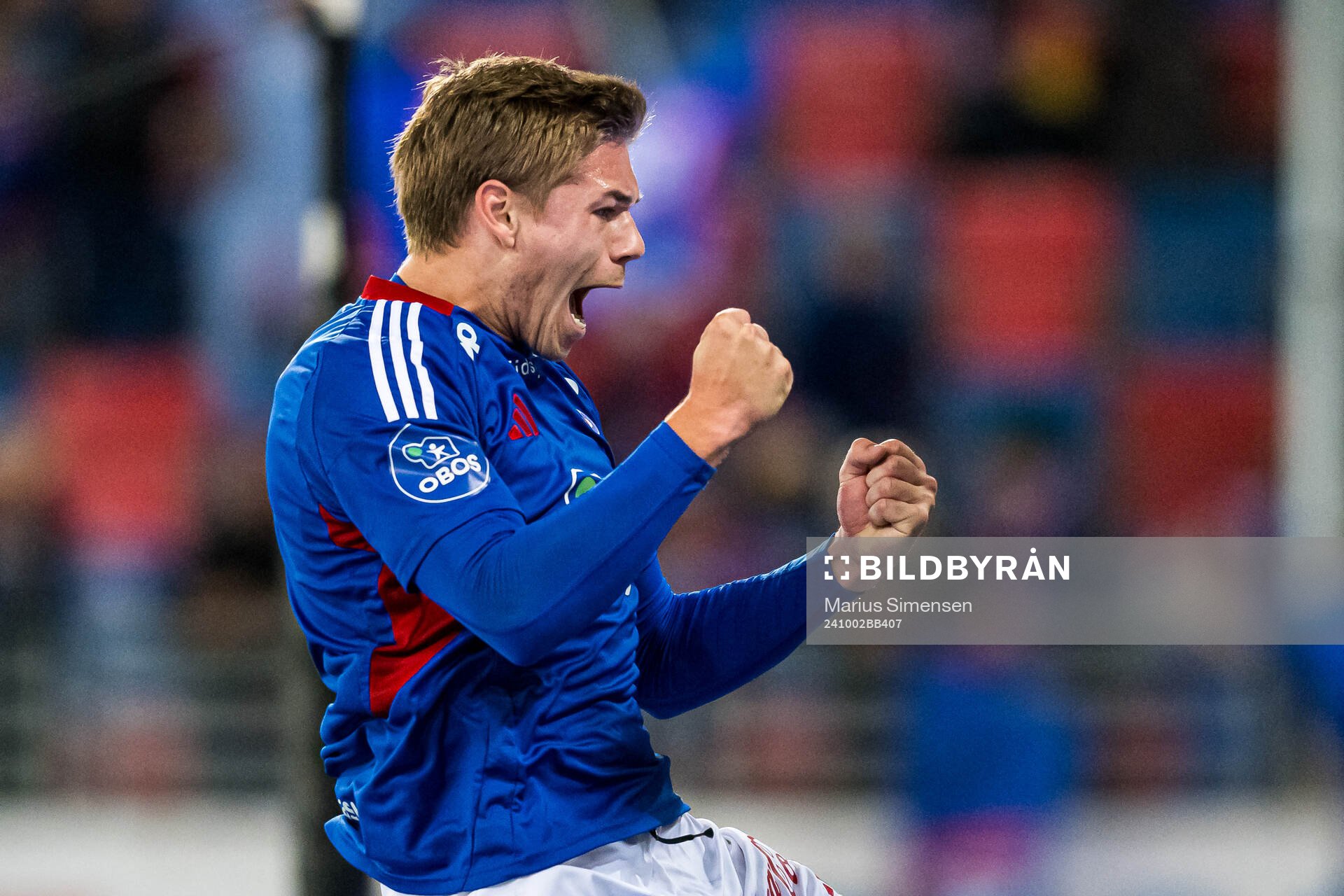 Mees Rijks of Vålerenga celebrates
