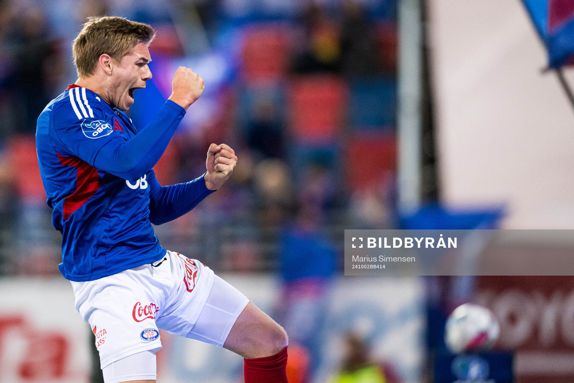 Mees Rijks of Vålerenga celebrates