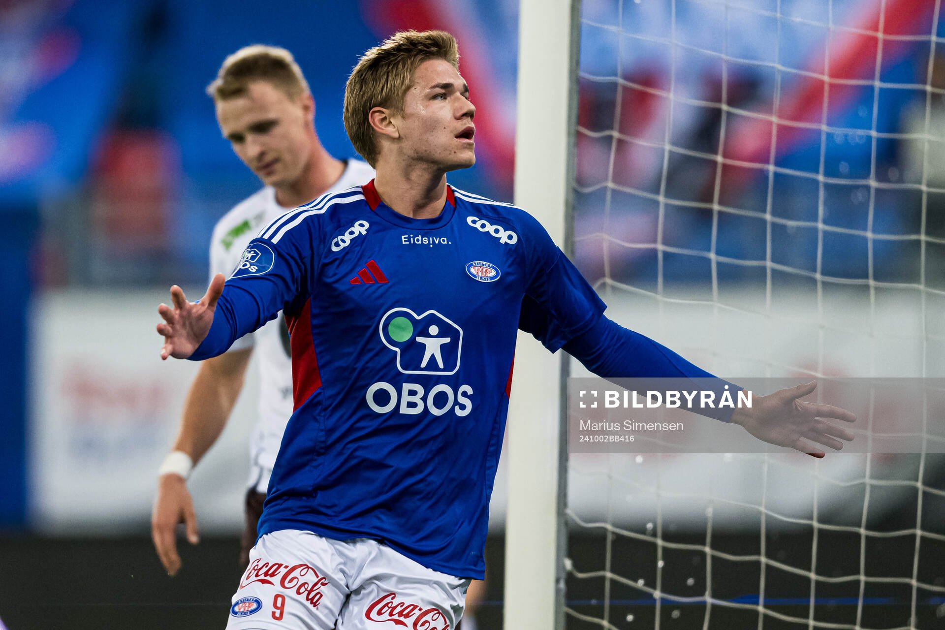 Mees Rijks of Vålerenga celebrates