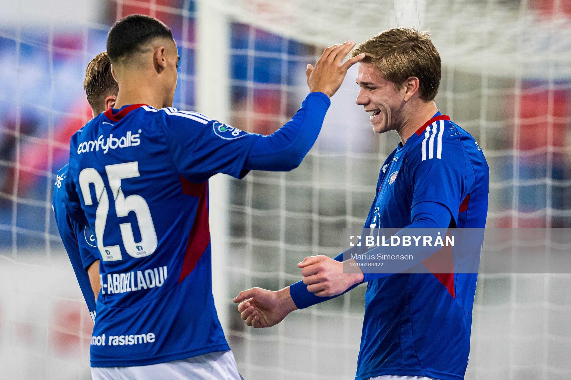 Mees Rijks of Vålerenga celebrates