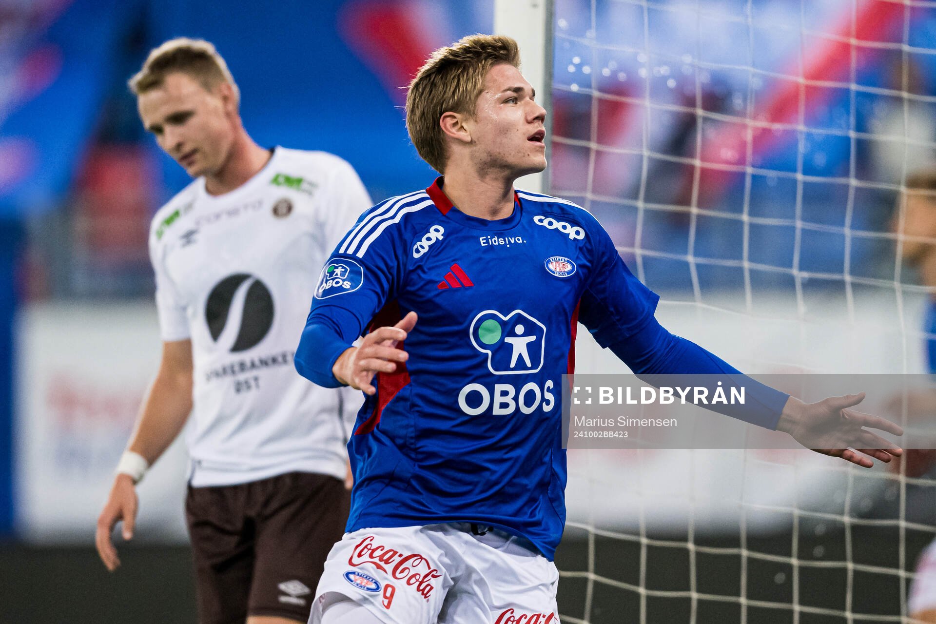 Mees Rijks of Vålerenga celebrates