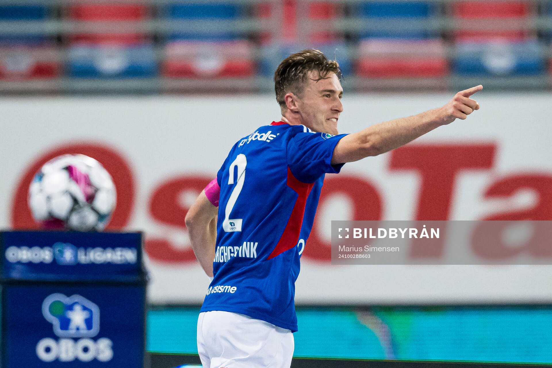 Christian Borchgrevink of Vålerenga celebrates