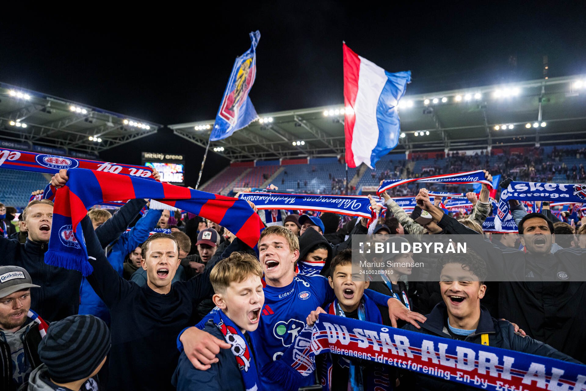 Mees Rijks of Vålerenga celebrates promotion to the Eliteserien after the OBOS-ligaen match between Vålerenga and Mjøndalen on October 2, 2024 in Oslo.