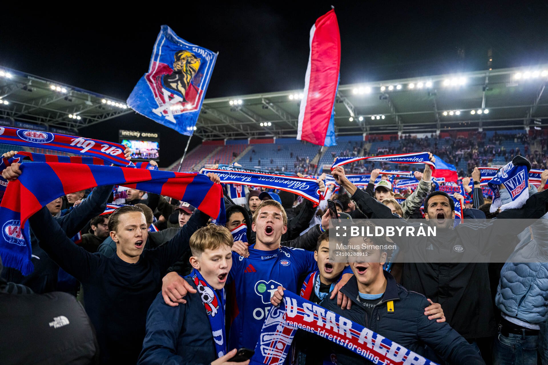Mees Rijks of Vålerenga celebrates promotion to the