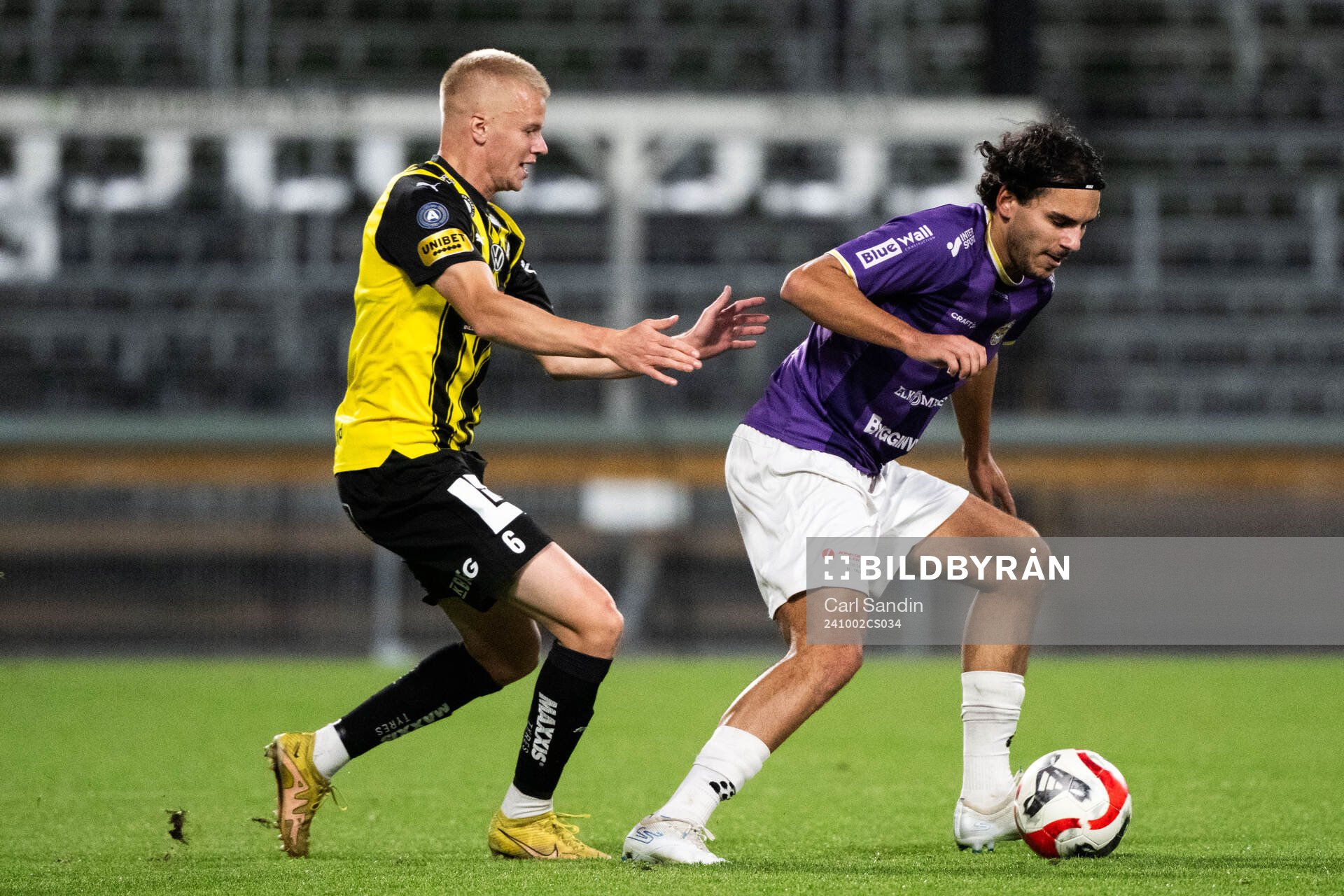 Häckens Axel Lindahl och IK Tords Denis Dervishi