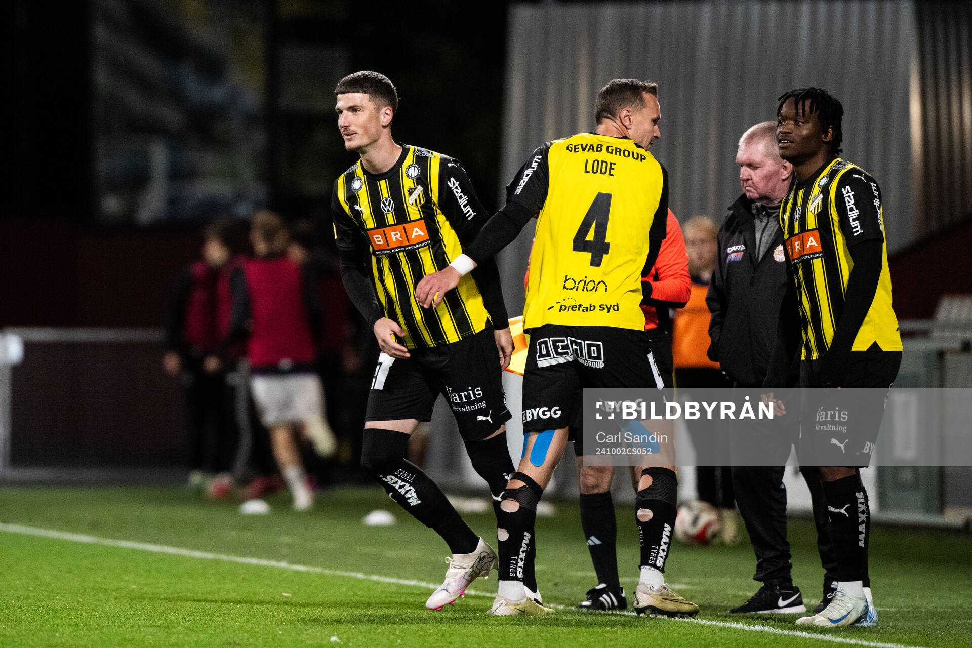 Häckens Nikola Zecevic och Jeremy Agbonifo byts in