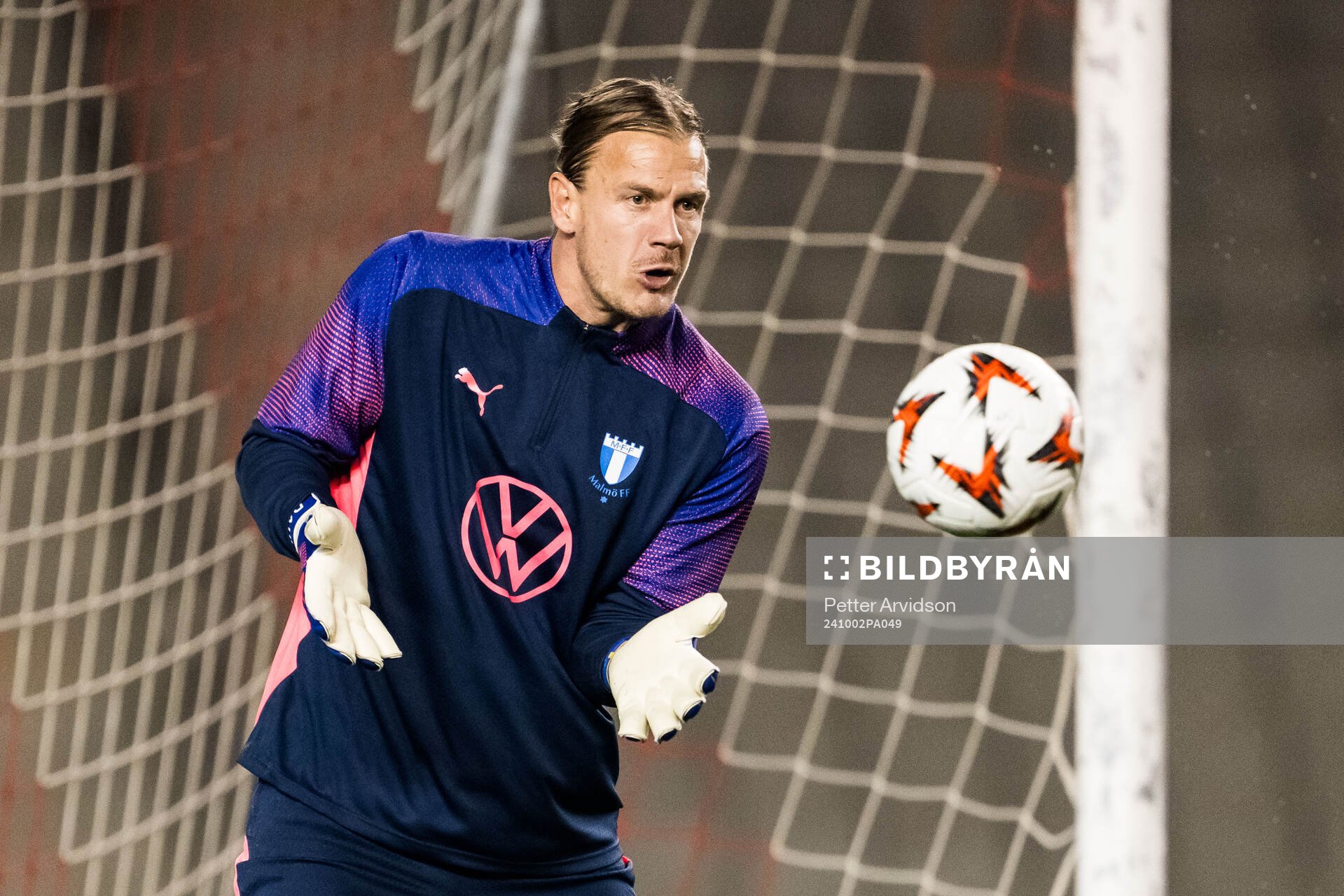 Goalkeeper Johan Dahlin of Malmö FF