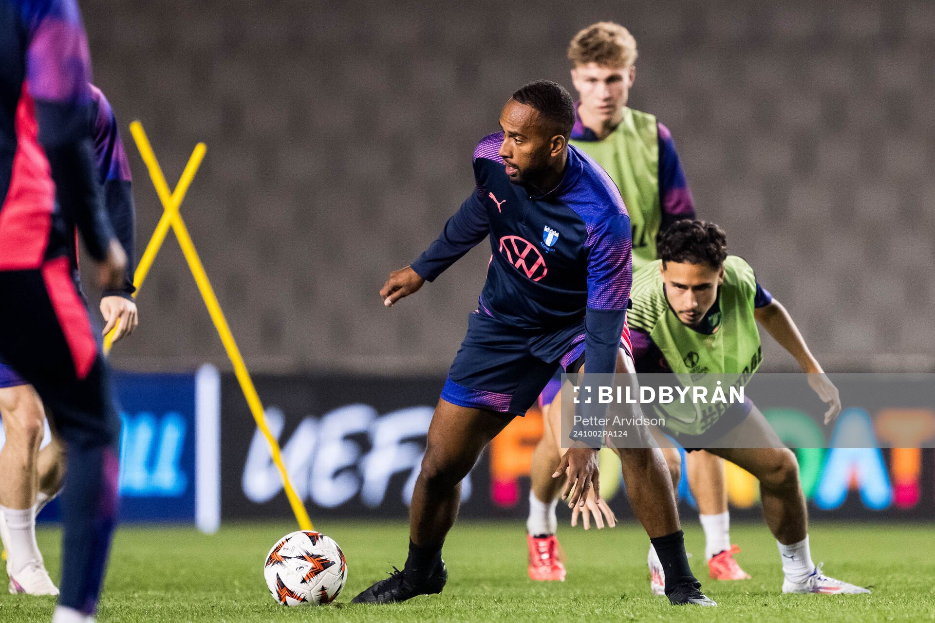 Isaac Kiese Thelin and Adrian Skogmar of Malmö FF