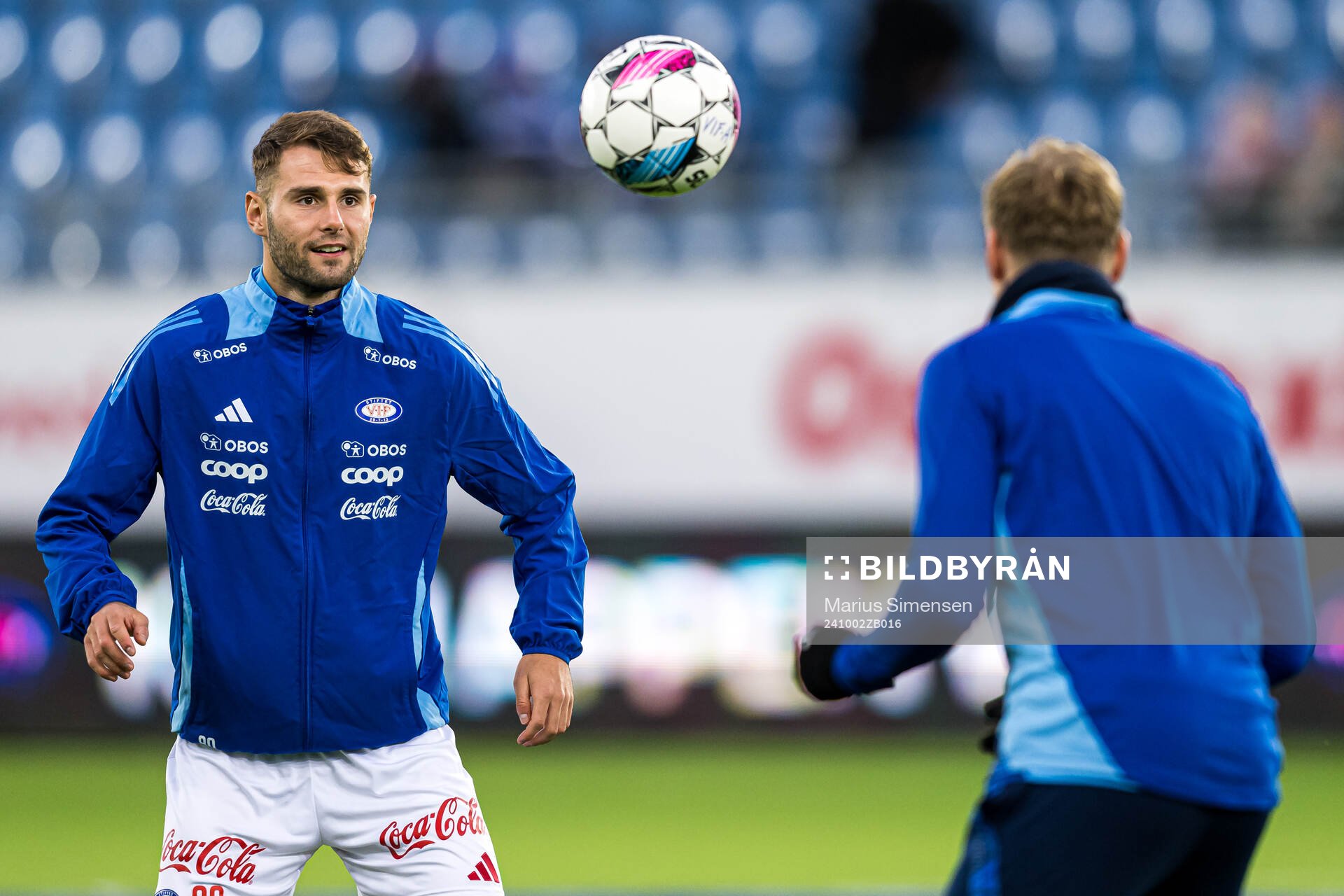Muamer Brajanac of Vålerenga warms up