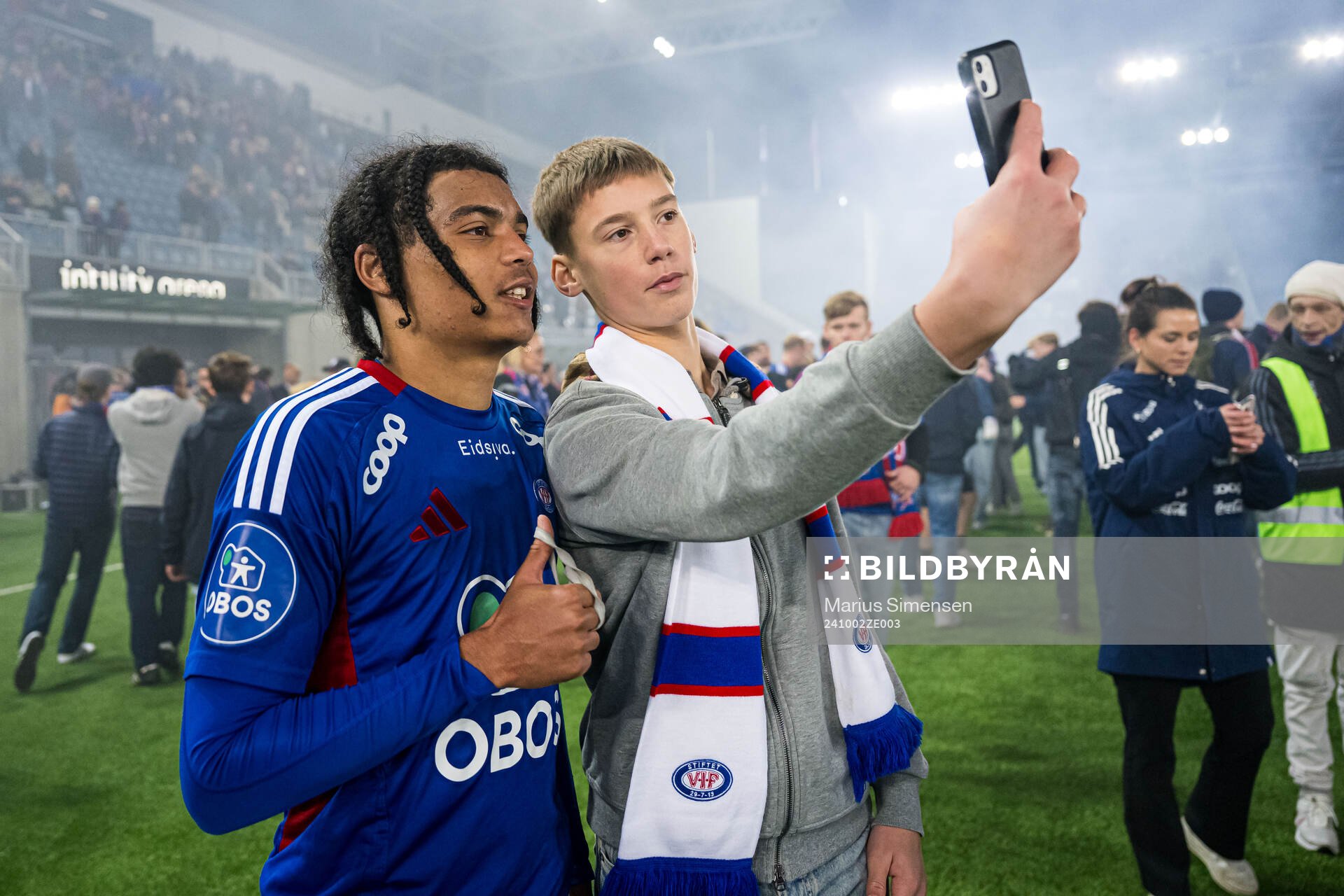 Filip Erik Thorvaldsen of Vålerenga taking a selfie with a