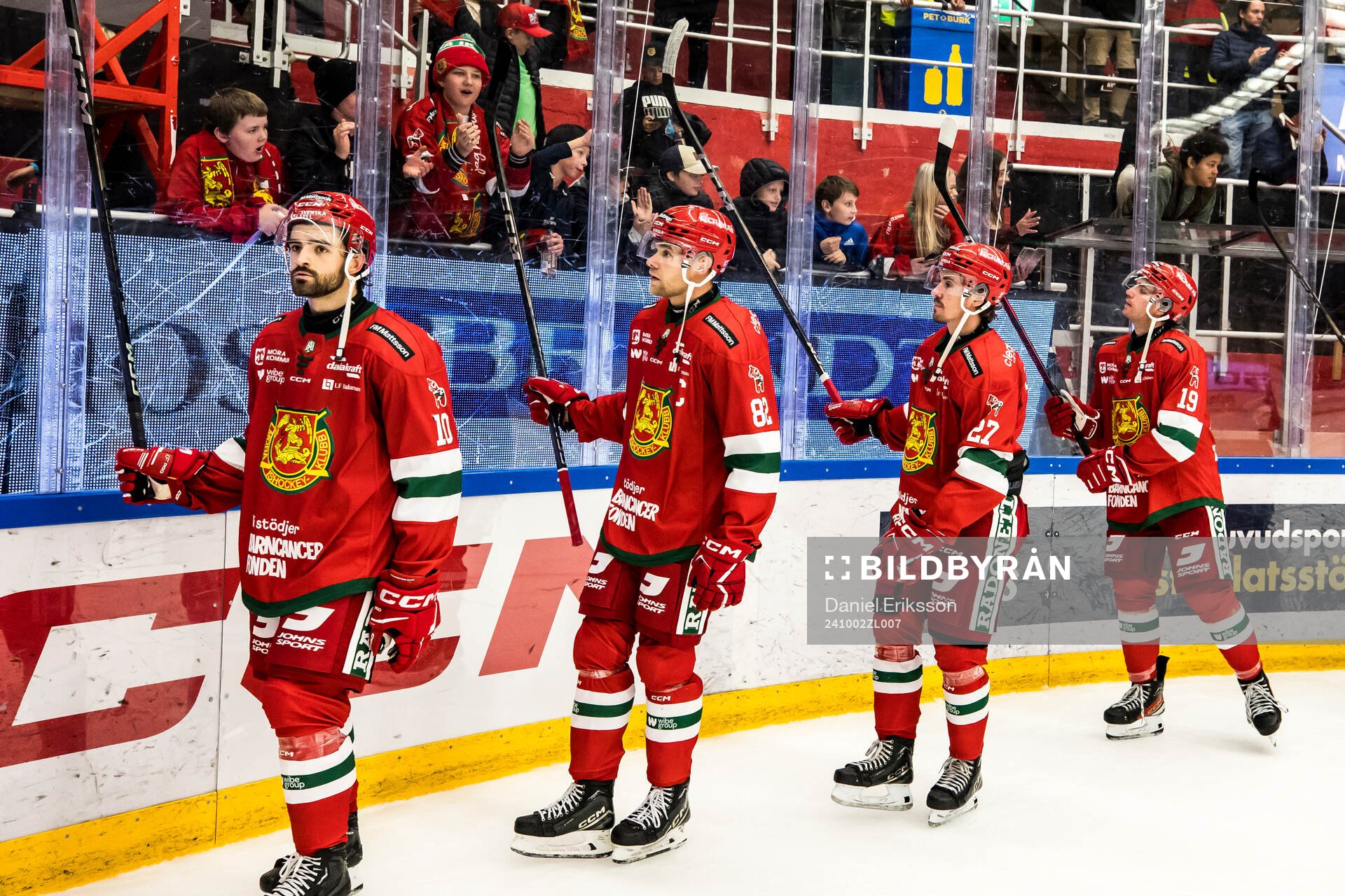 Moras spelarna jublar