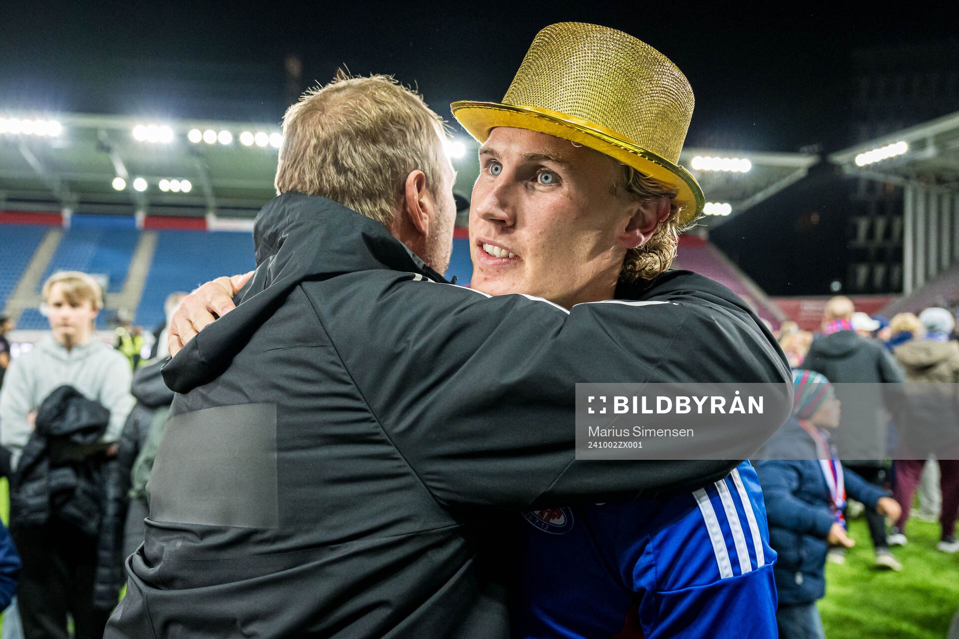 Sebastian Jarl of Vålerenga celebrates promotion to the