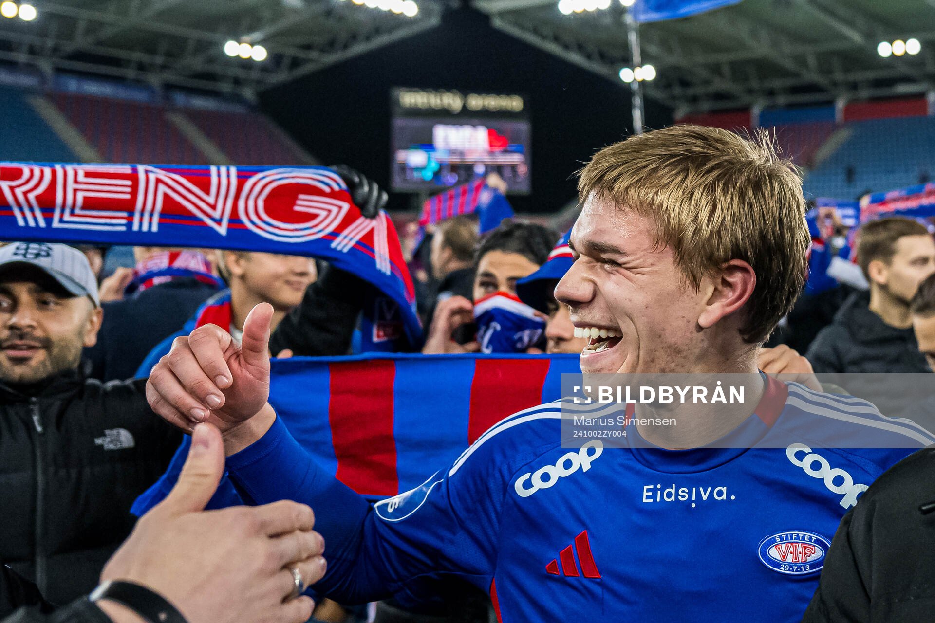 Mees Rijks of Vålerenga celebrates promotion to the