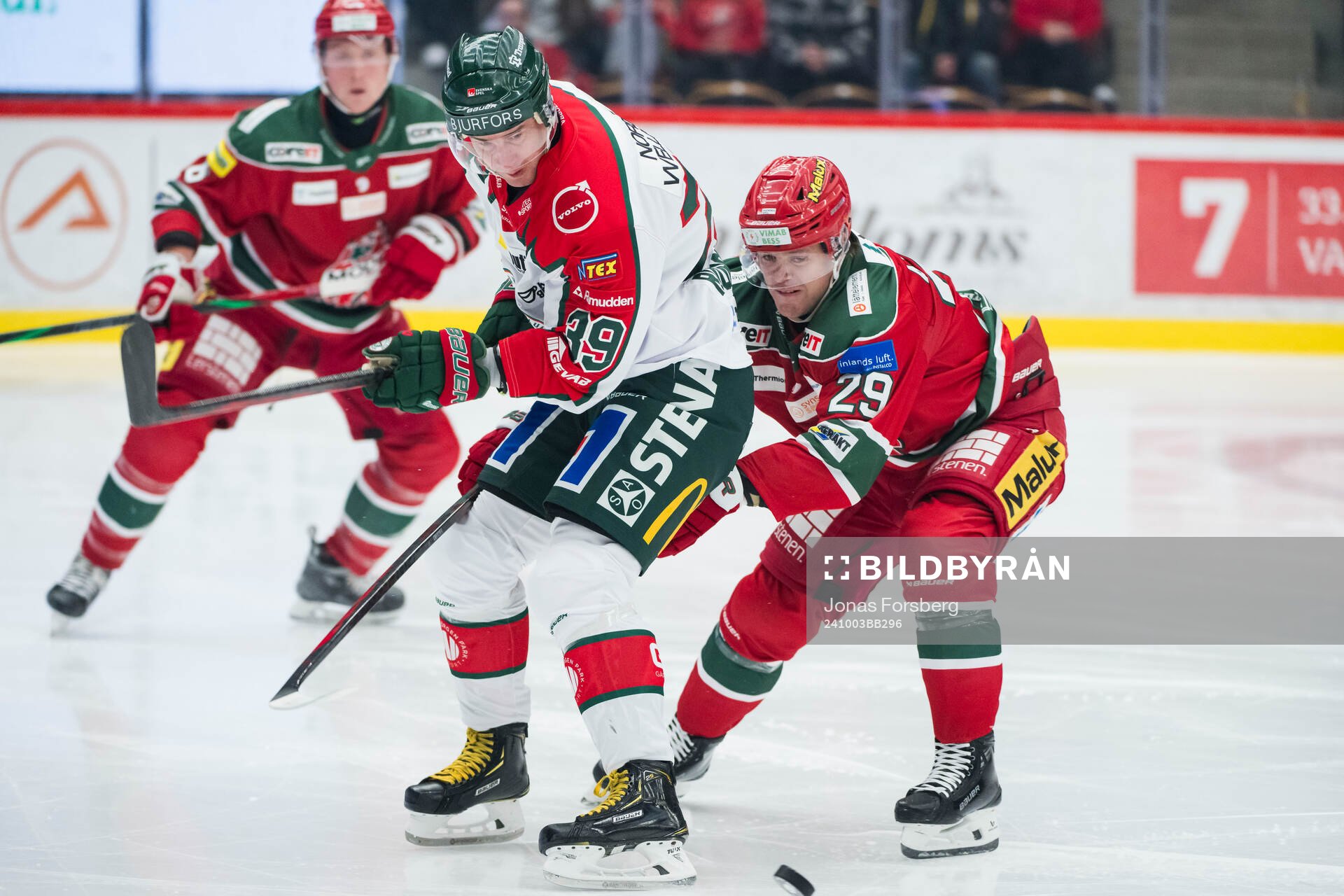 Frölundas Mikael Ruohomaa och MoDos Mikkel Aagaard