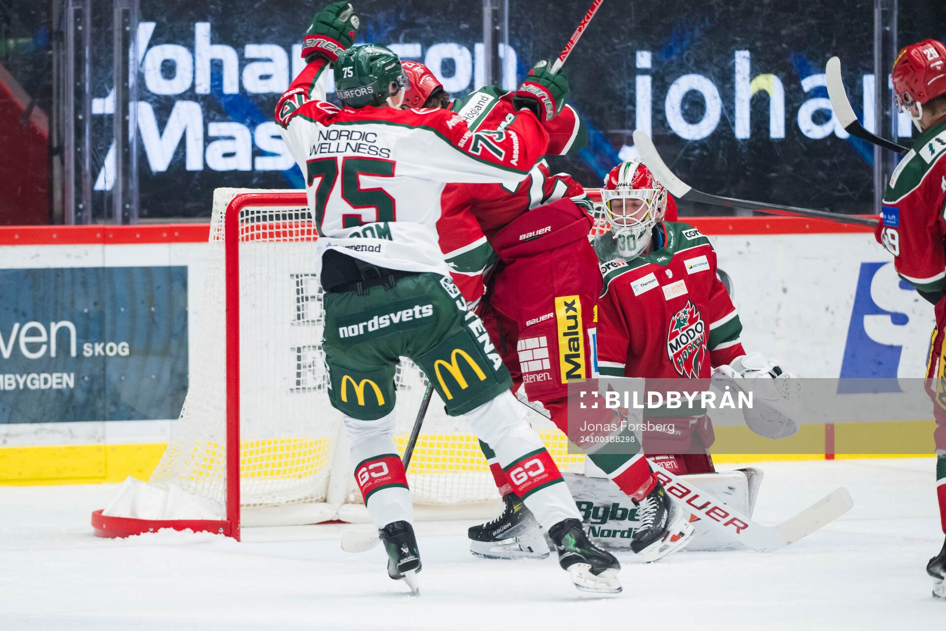 Frölundas David Edstrom jublar