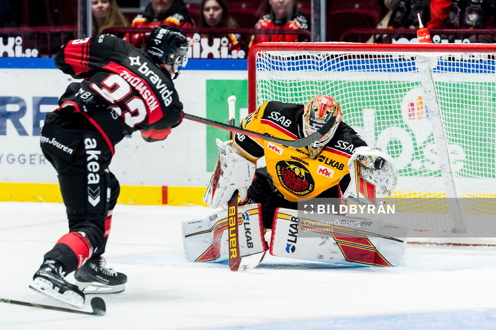 Malmö Redhawks Lassi Thomson och Luleås målvakt Joel