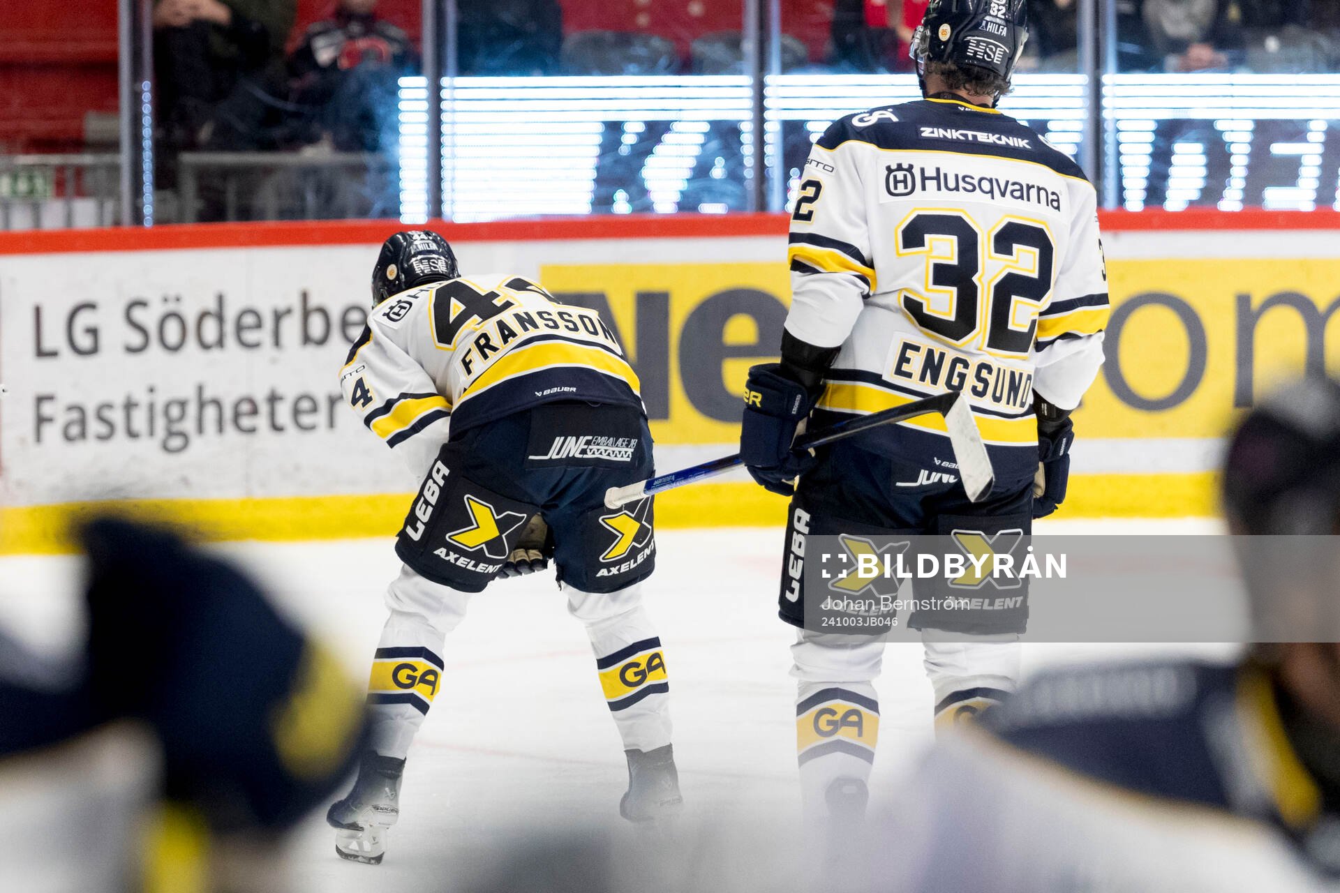 HV71s Hugo Fransson lämnar isen
