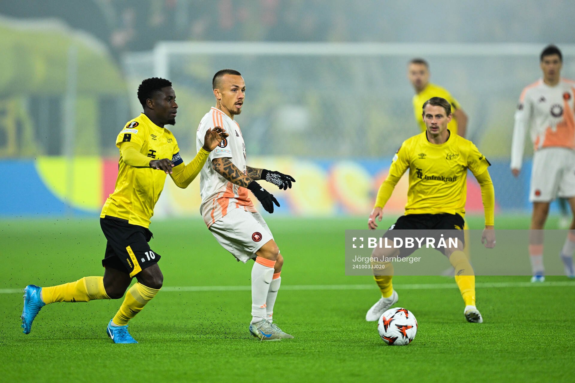 Michael Baidoo of Elfsborg and Angelino of Roma