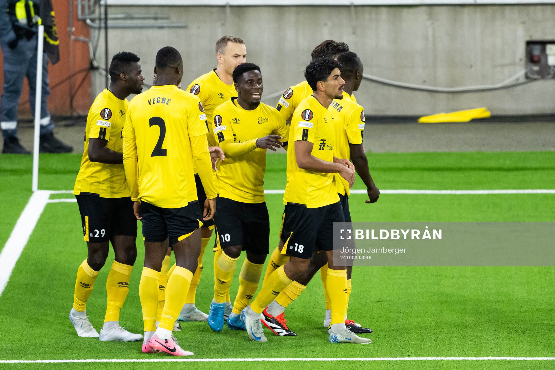 Michael Baidoo of Elfsborg celabrate with teammates