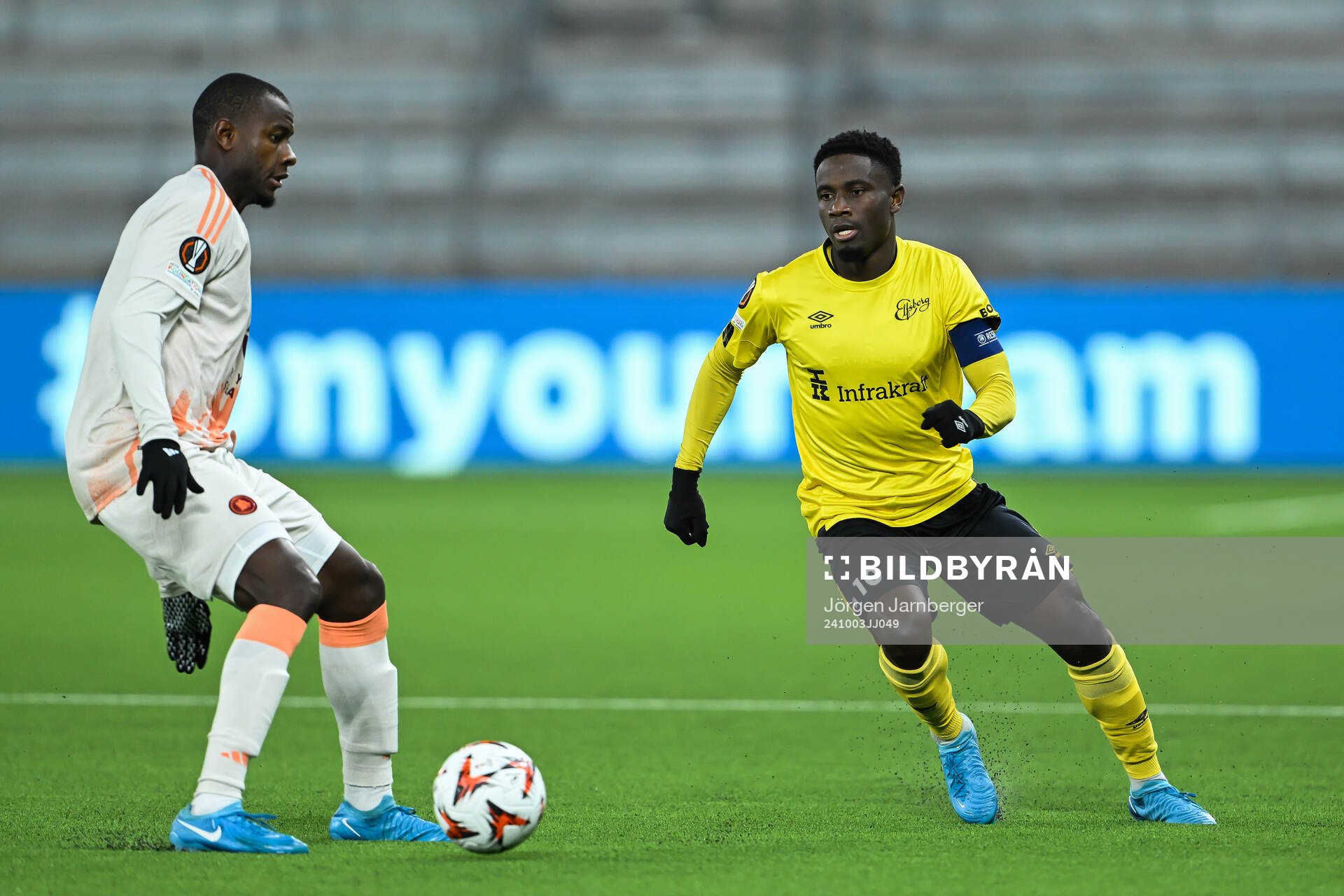 Evan N'Dicka of Roma and Michael Baidoo of Elfsborg