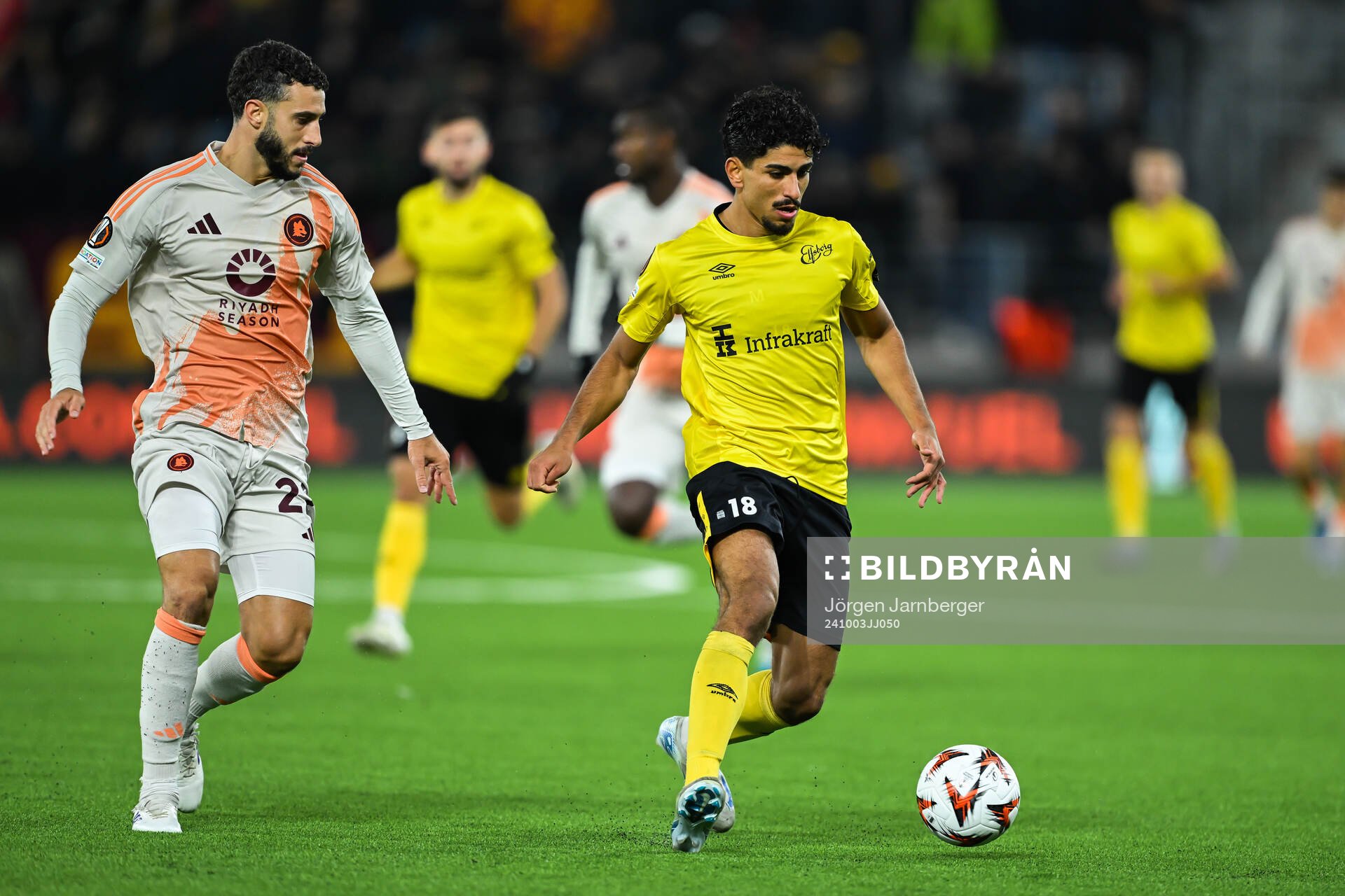 Mario Hermoso of Roma and Ahmed Qasem of Elfsborg