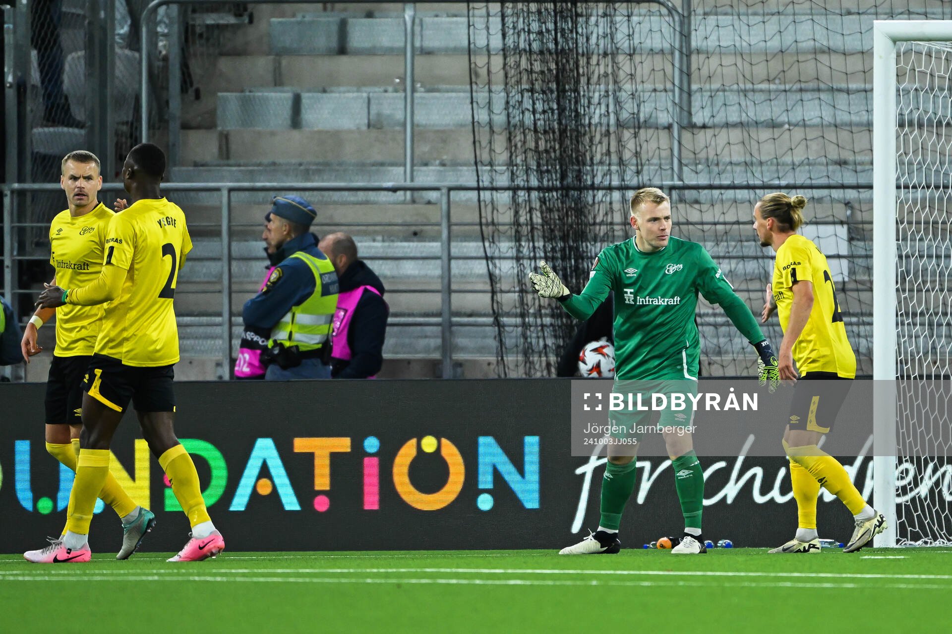 Goalkeeper Isak Pettersson of Elfsborg celebrating