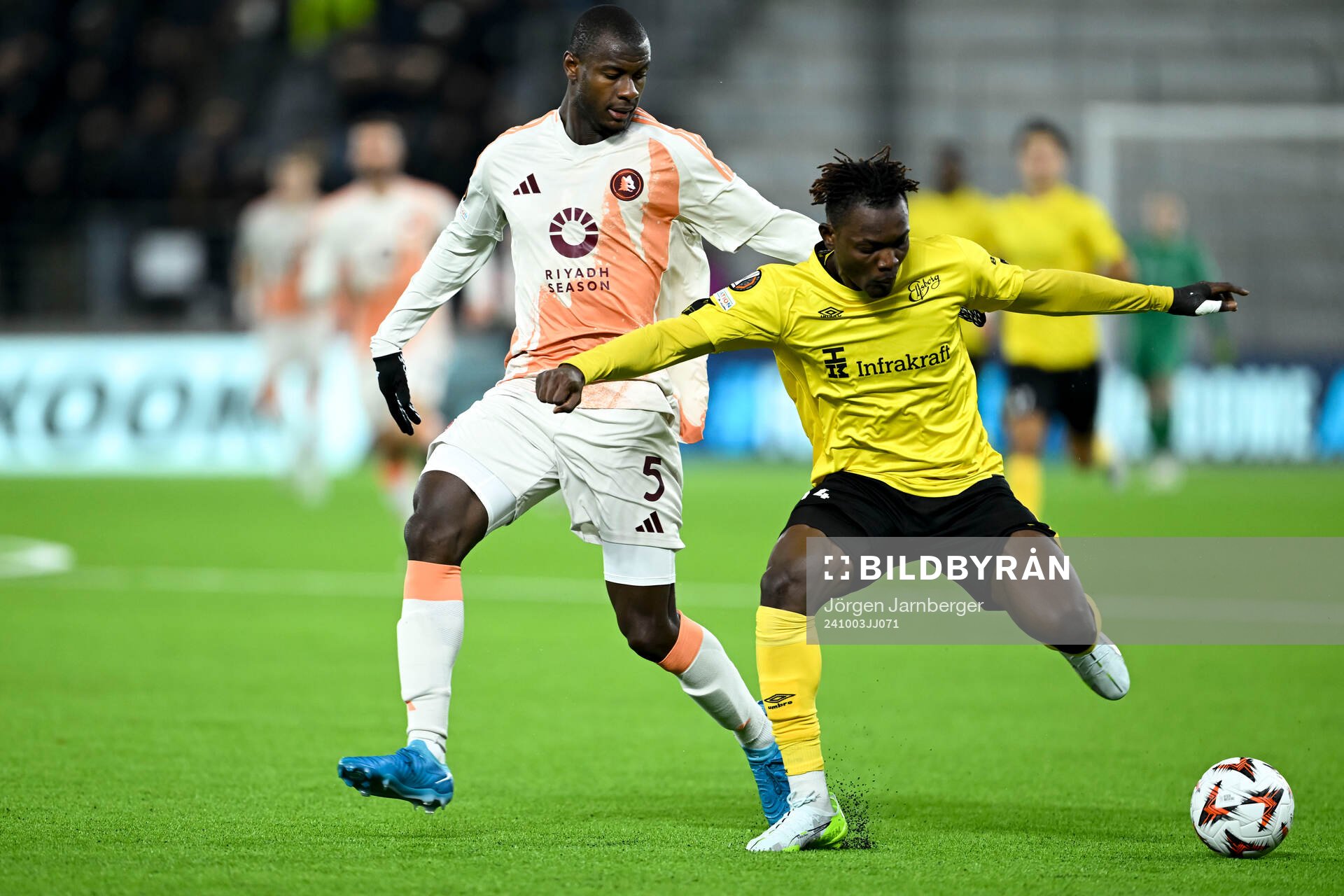 Evan N'Dicka of Roma and Jalal Abdullai of Elfsborg