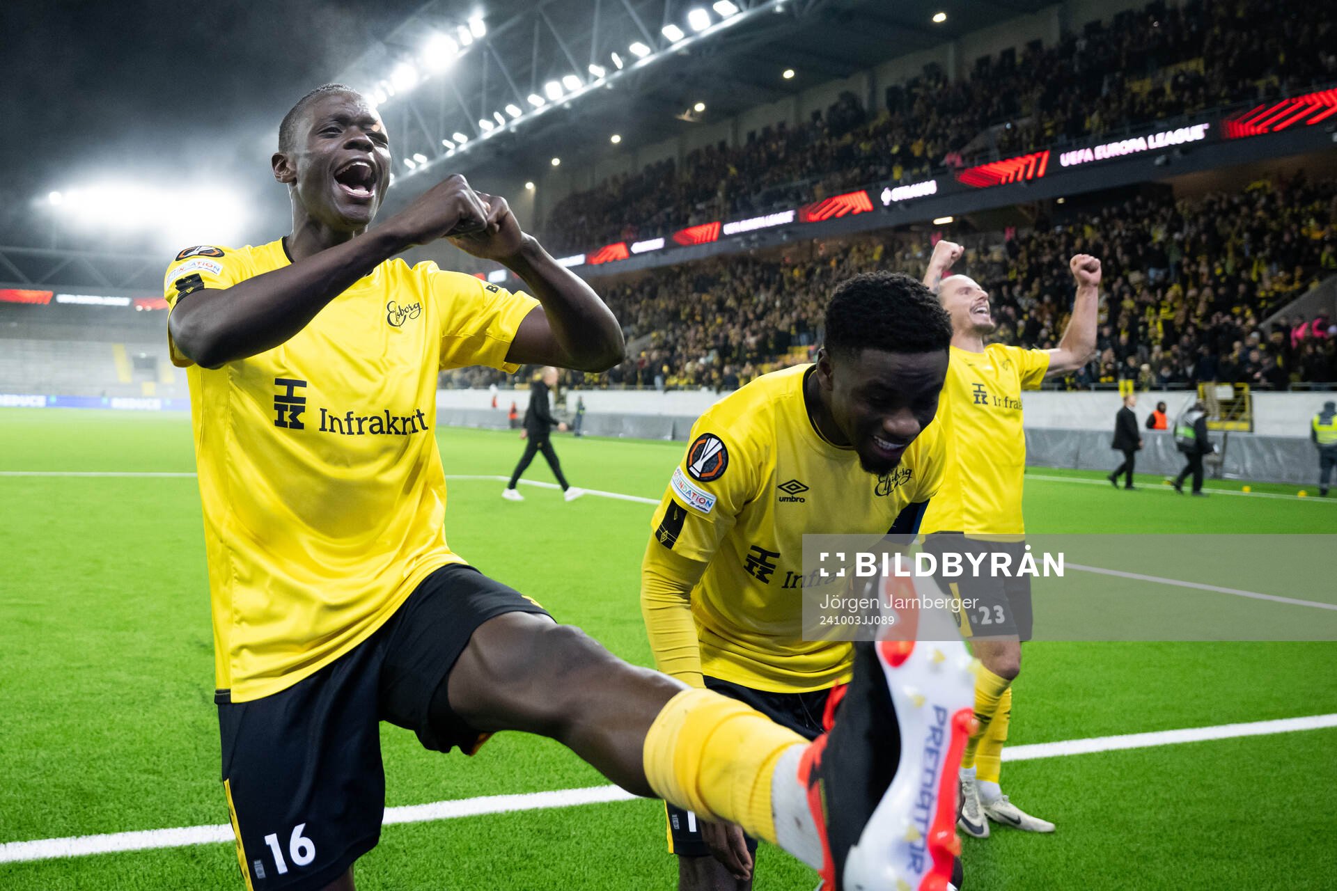 Timothy Noor Ouma of Elfsborg celebrate in the stands