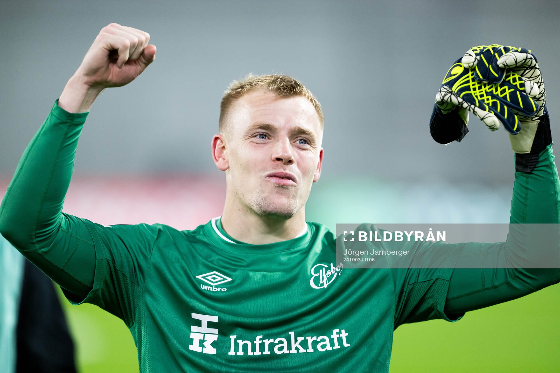 Goalkeeper Isak Pettersson of Elfsborg celebrates