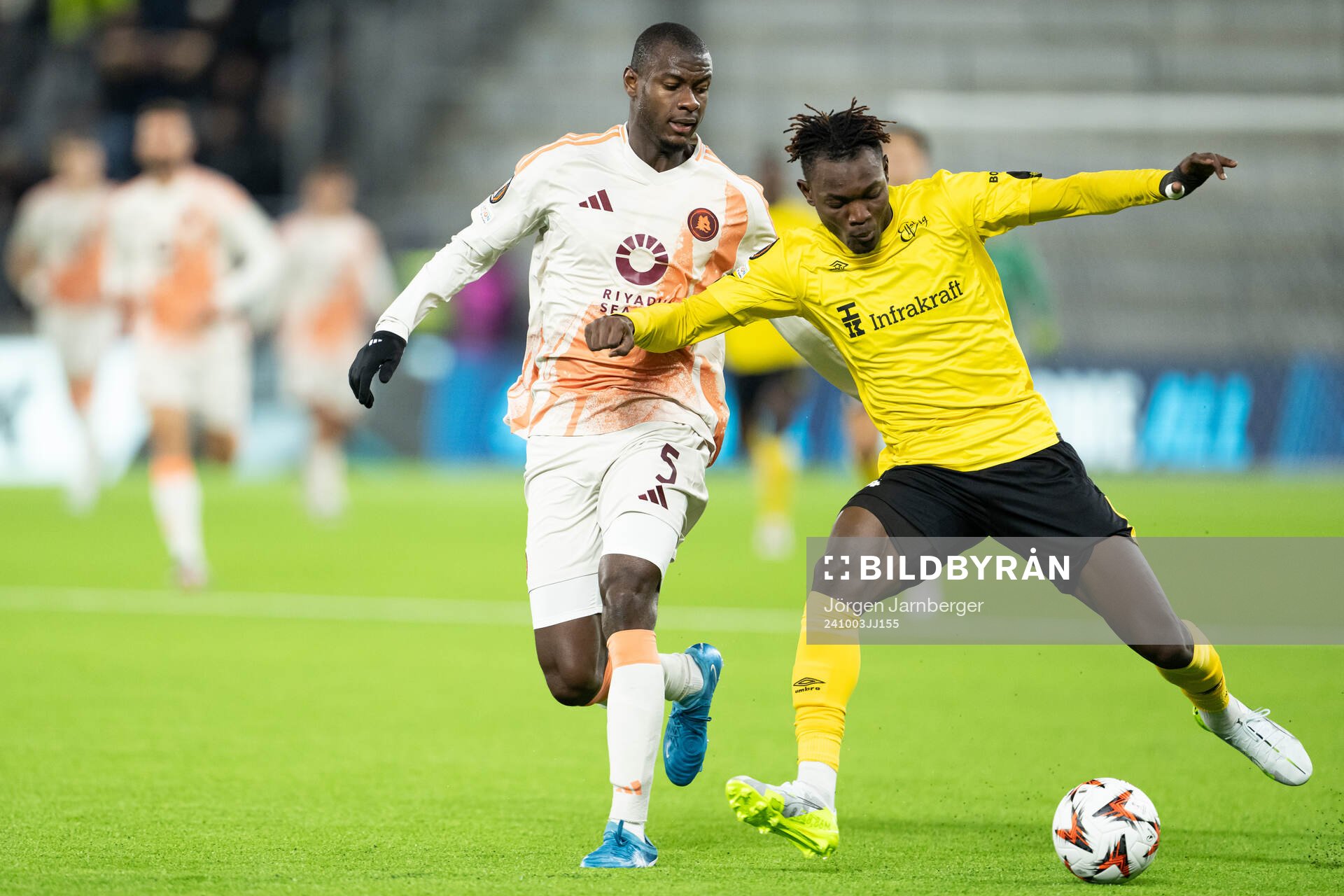 Evan N'Dicka of Roma and Jalal Abdullai of Elfsborg