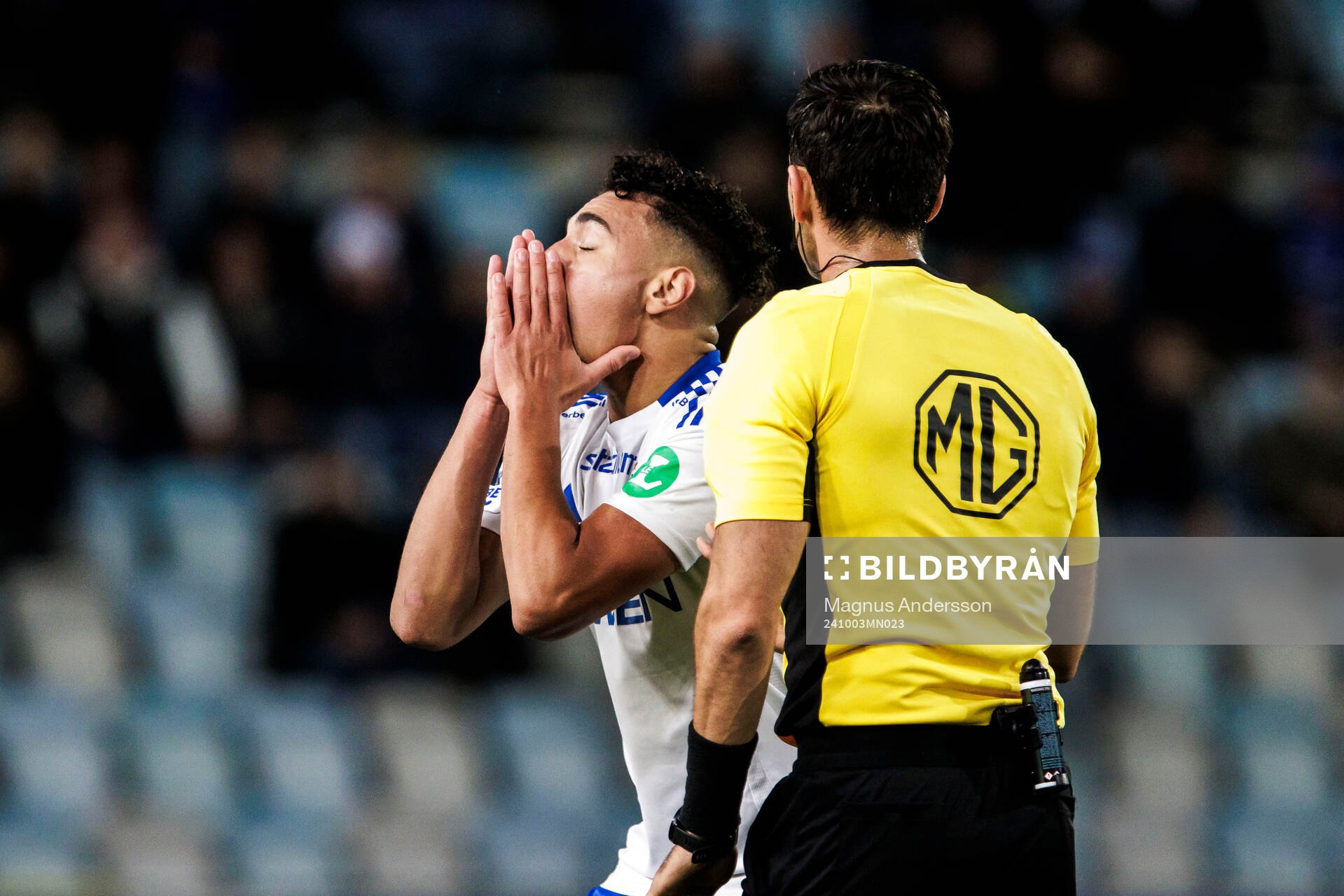 IFK Norrköpings Moutaz Neffati reagerar på domarbeslut