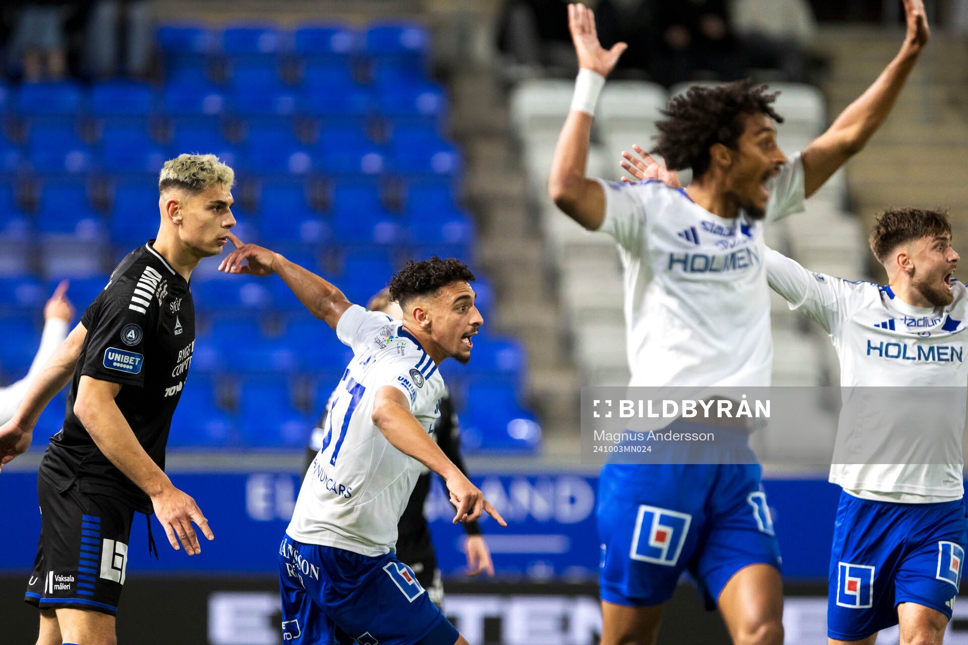 IFK Norrköpings Moutaz Neffati reagerar
