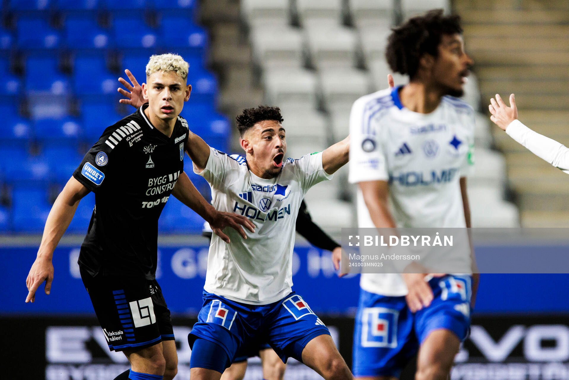 Sirius Yousef Salech och IFK Norrköpings Moutaz Neffati