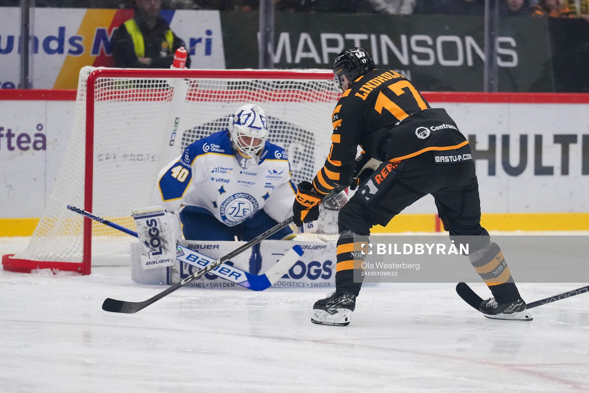 Skellefteås Pär Lindholm och Leksands målvakt Mantas