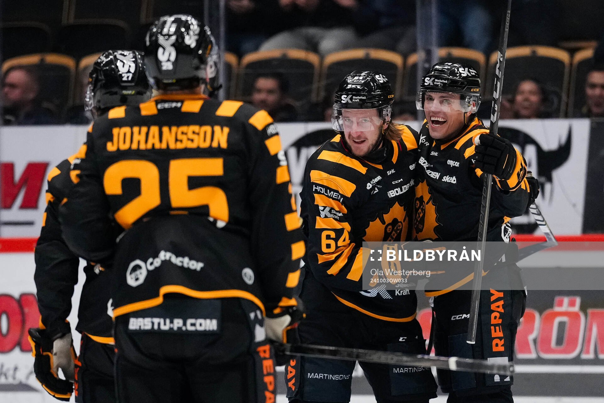 Skellefteås Jonathan Pudas och Andreas Johnson jublar