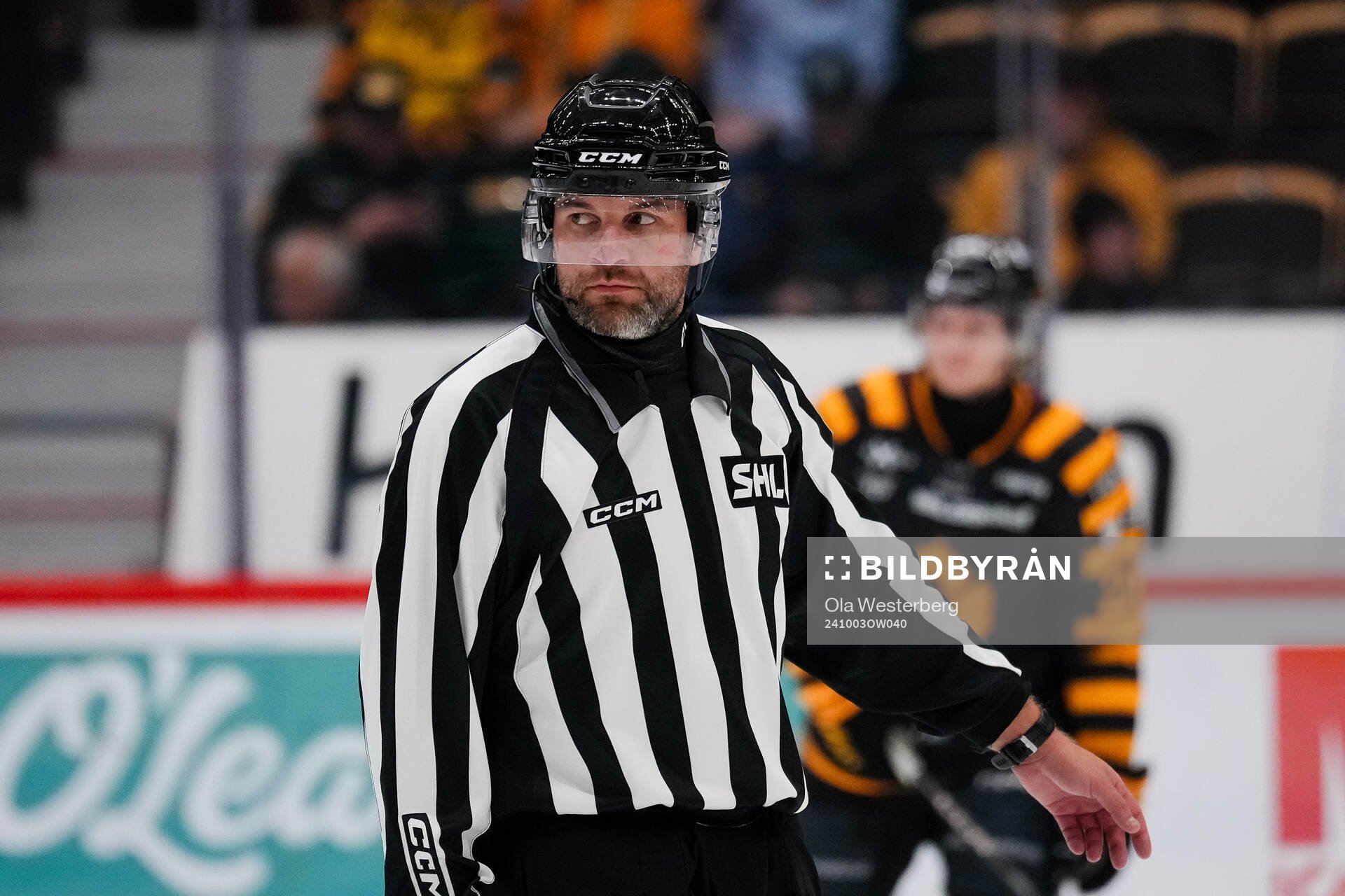Linjedomare Emil Yletyinen gör match nr 600