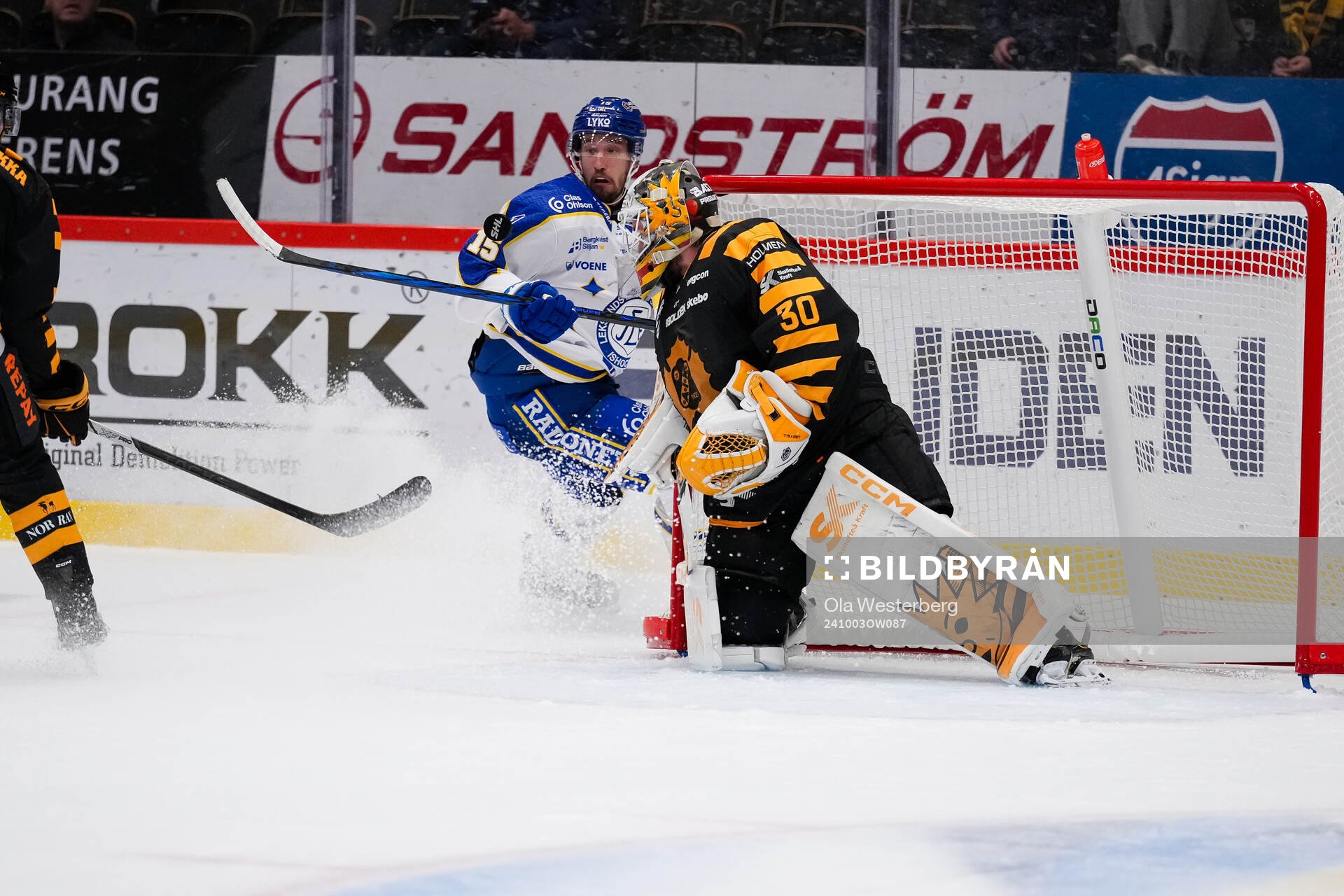 Leksands Max Veronneau och Skellefteås målvakt Gustaf
