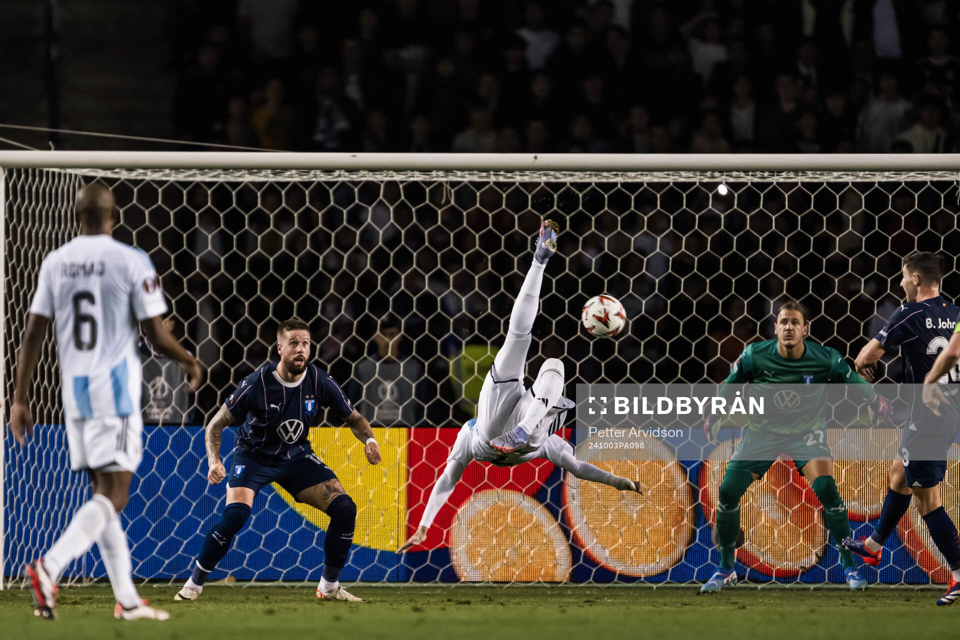 Pontus Jansson of Malmö FF and Yassine Benzia of Qarabag