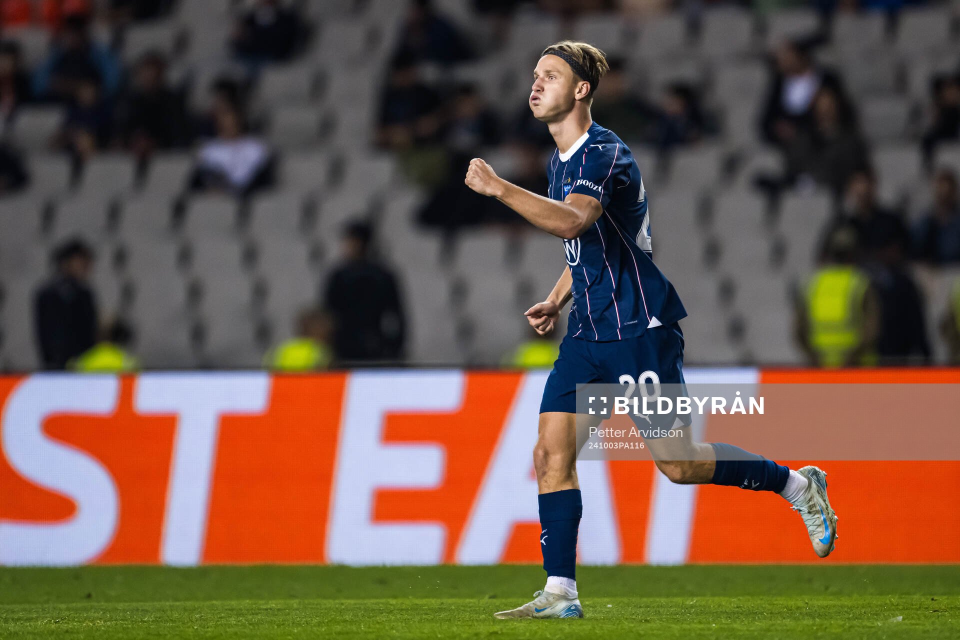 Erik Botheim of Malmö FF celebrate the 1-2 goal
