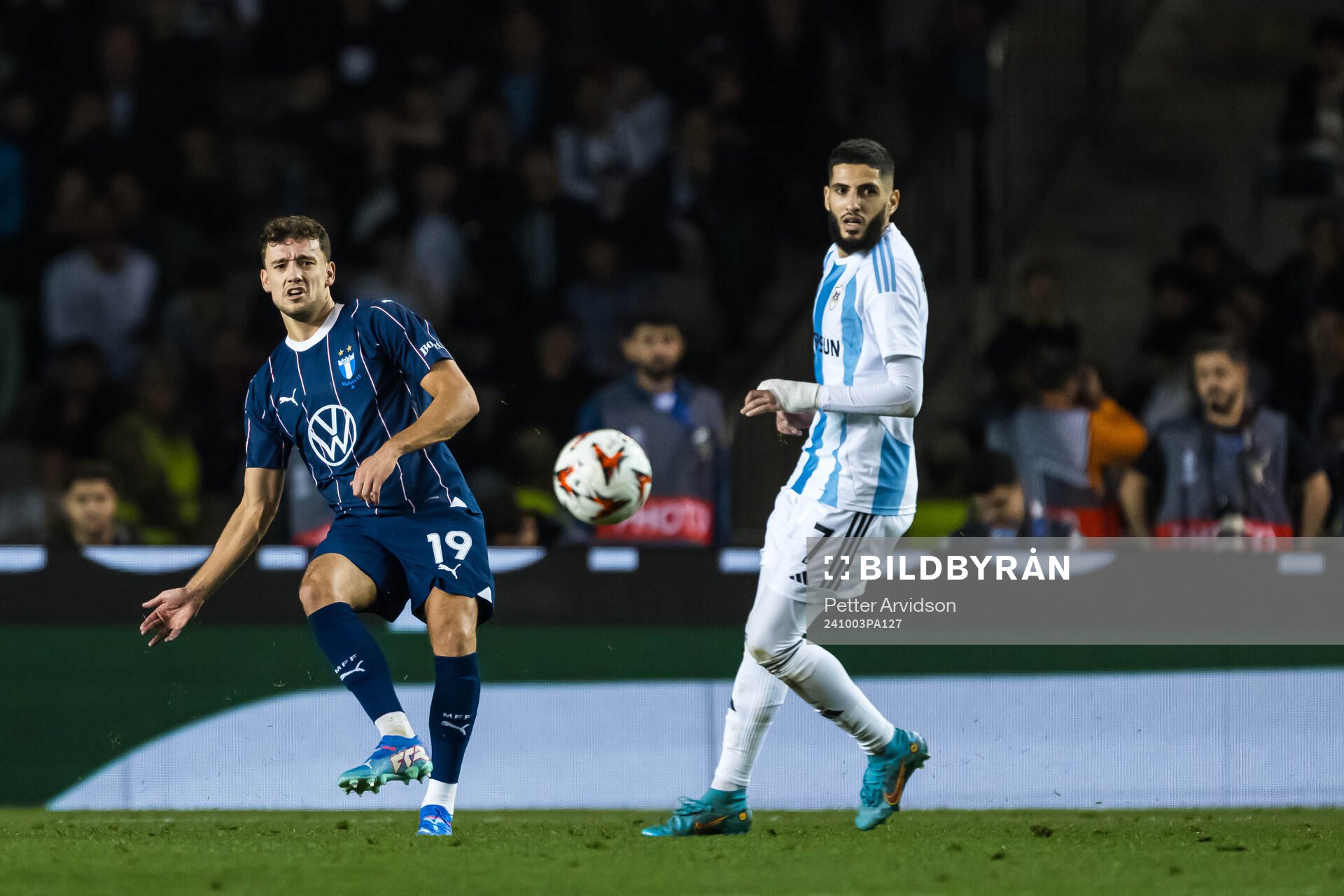 Colin Rösler of Malmö FF and Yassine Benzia of Qarabag
