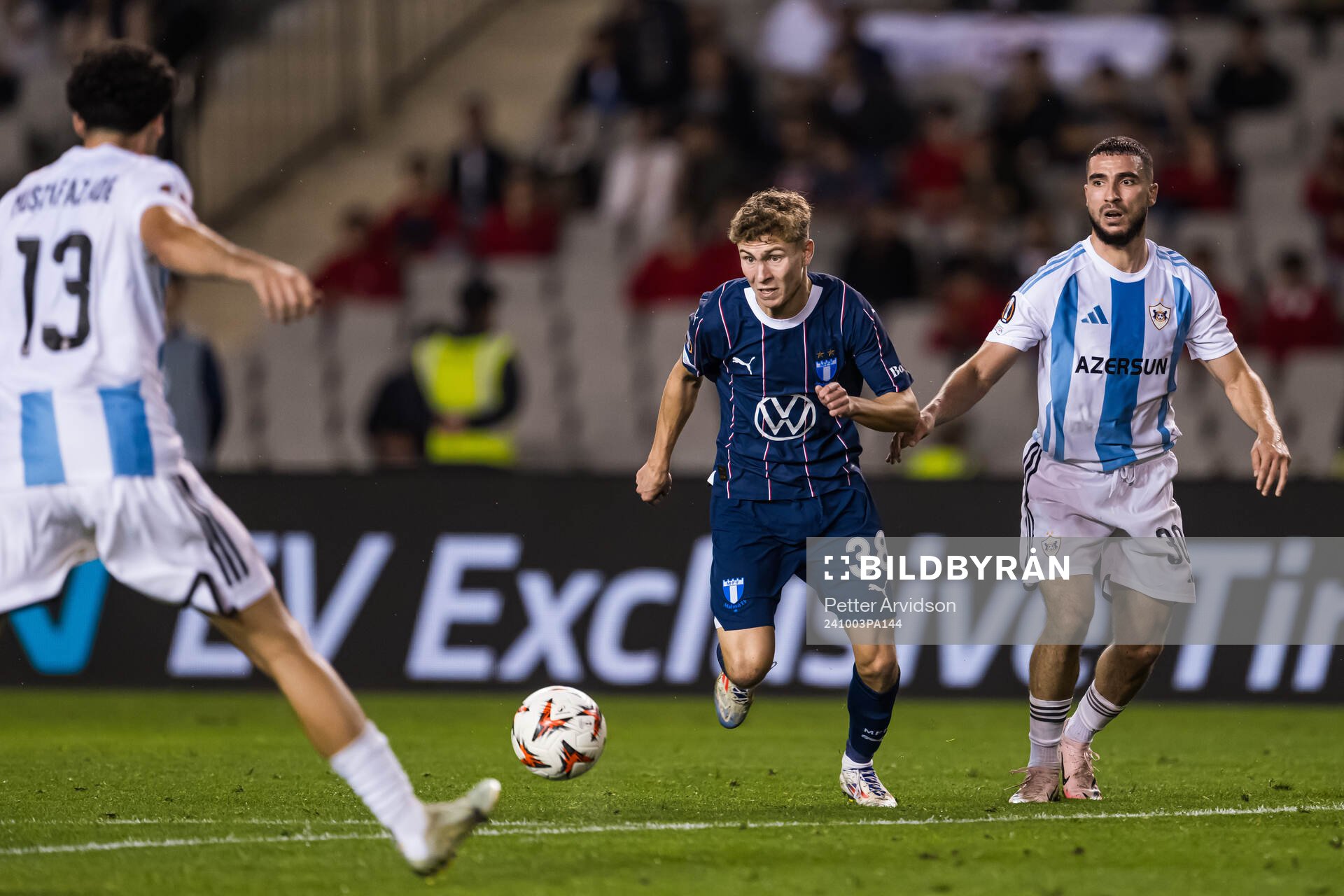 Hugo Bolin of Malmö FF and Abbas Huseynov of Qarabag