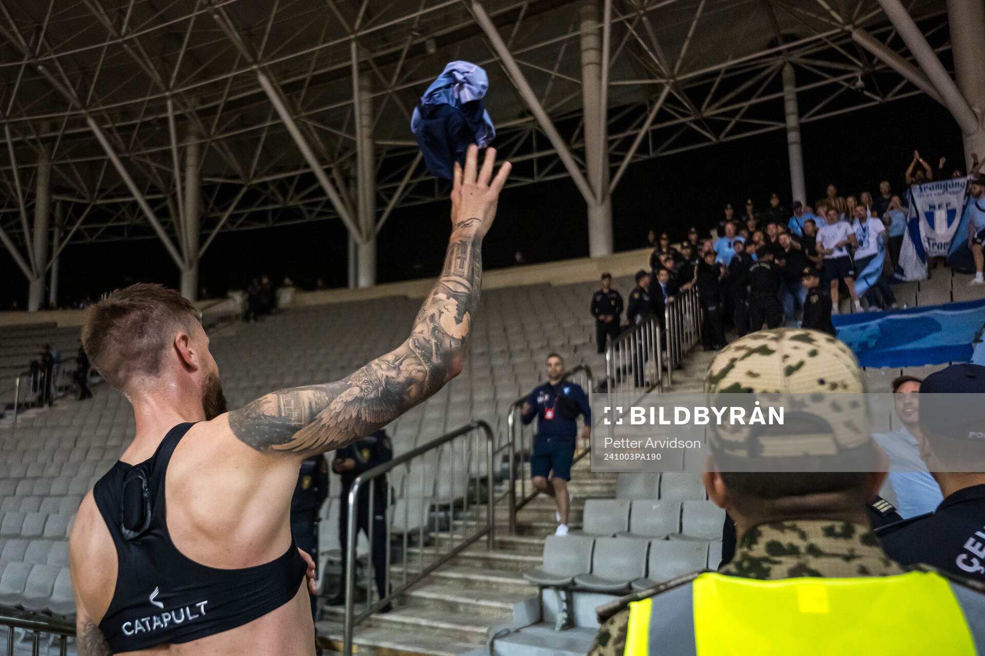 Pontus Jansson of Malmö FF celebrate with supporters
