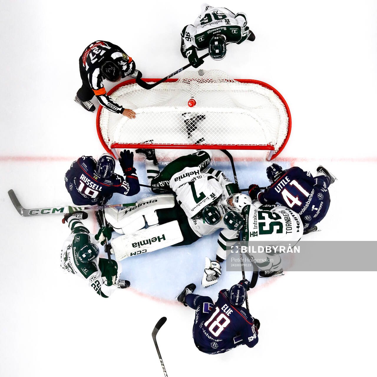 Avblåst strax före pucken i mål