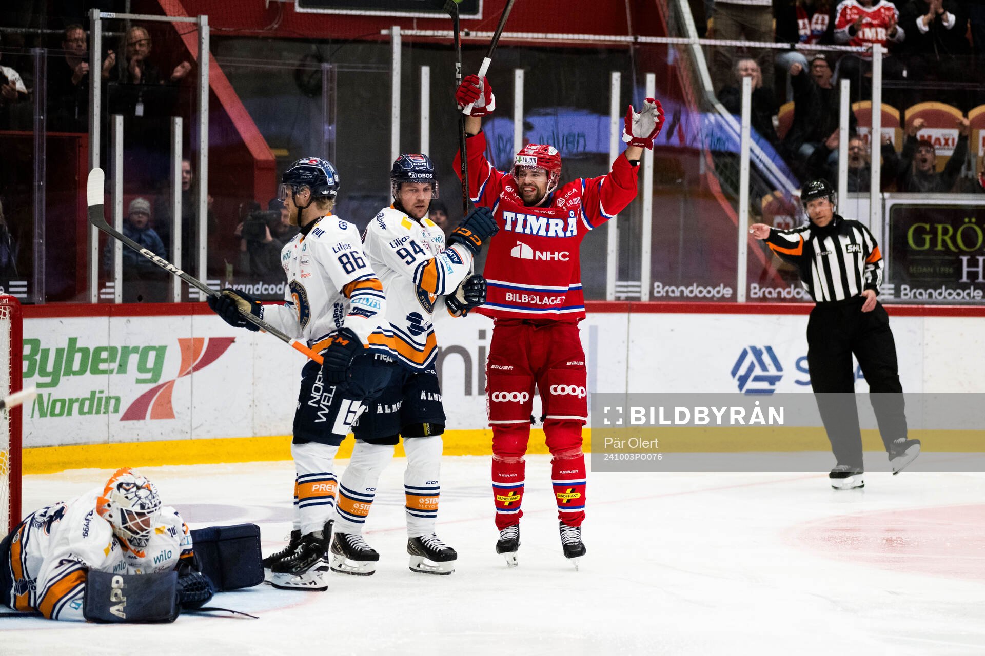 Timrås Emil Pettersson jublar