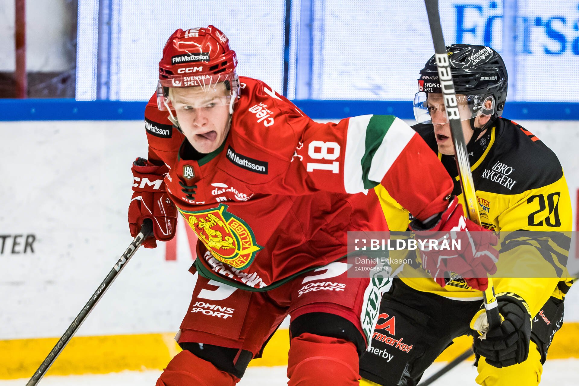 Moras Martin Johnsen och Vimmerbys Jesper Broeng