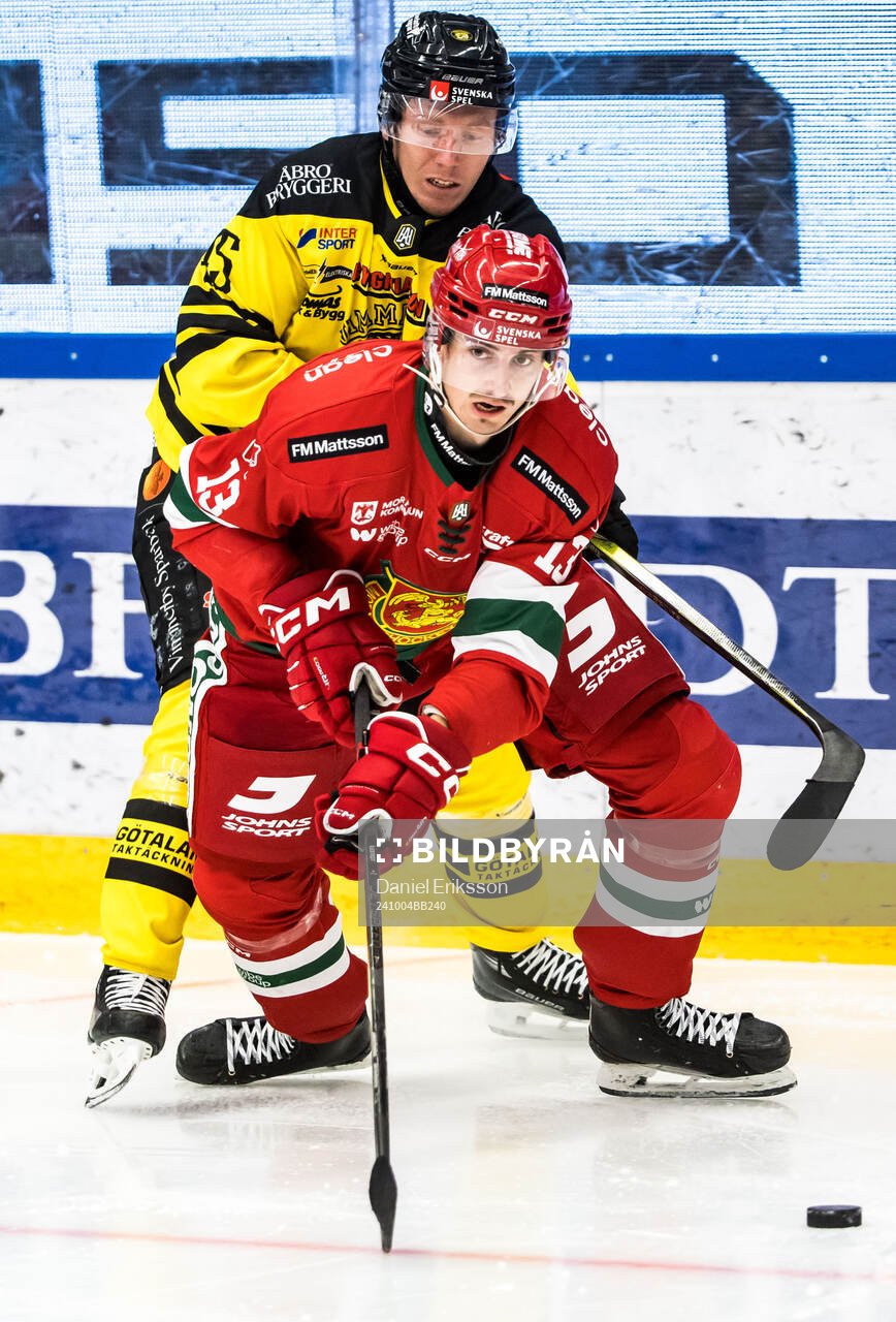 Moras Fabian Ilestedt och Vimmerbys Isac Andersson