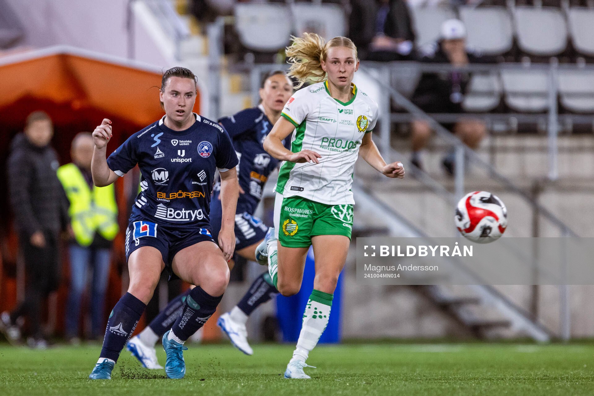 Linköpings Aimee Claypole och Hammarbys Emilie Joramo