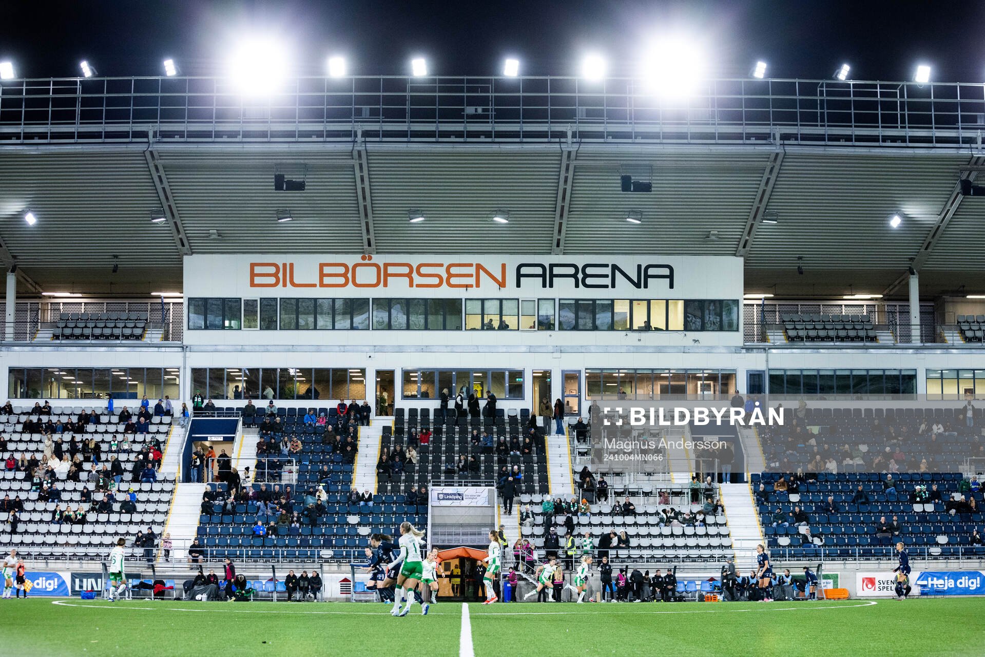 Interriör vy av Bilbörsen Arena under fotbollsmatchen i Damallsvenskan mellan Linköping och Hammarby den 4 oktober 2024 i Linköping.